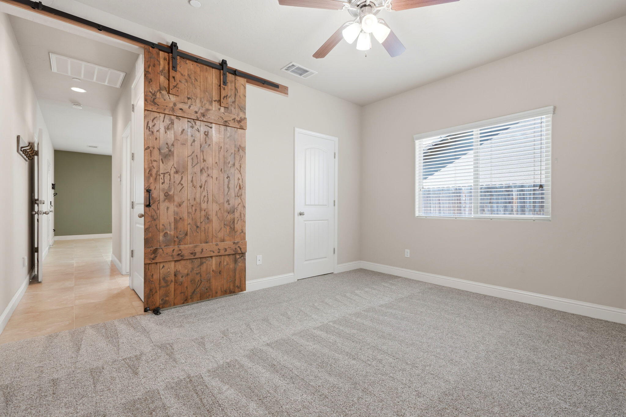 2310 N Crowe St, Visalia, CA 93291