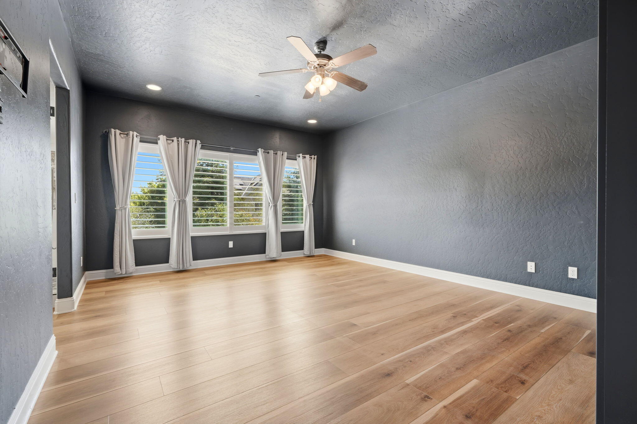 2310 N Crowe St, Visalia, CA 93291