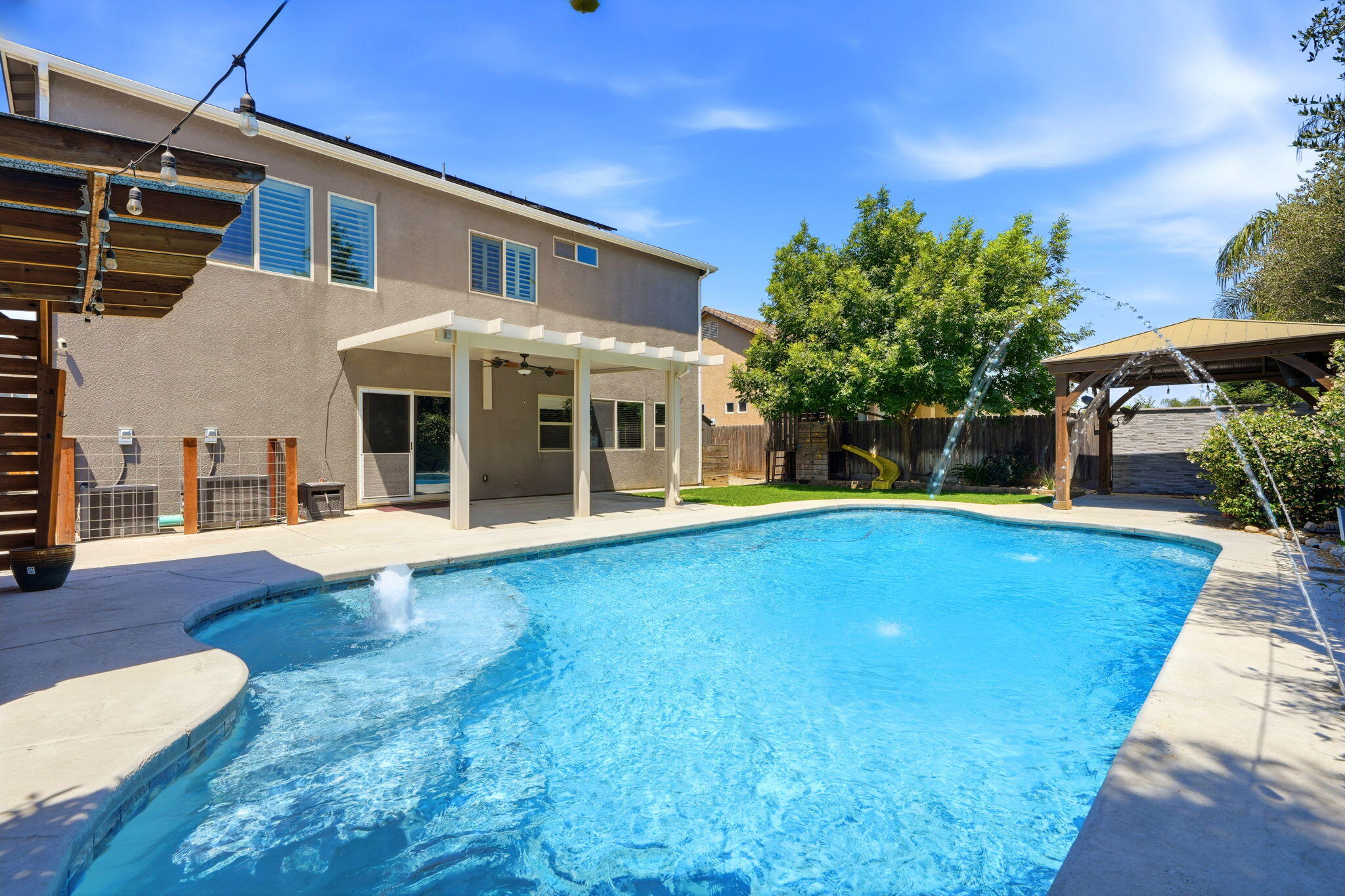 2310 N Crowe St, Visalia, CA 93291