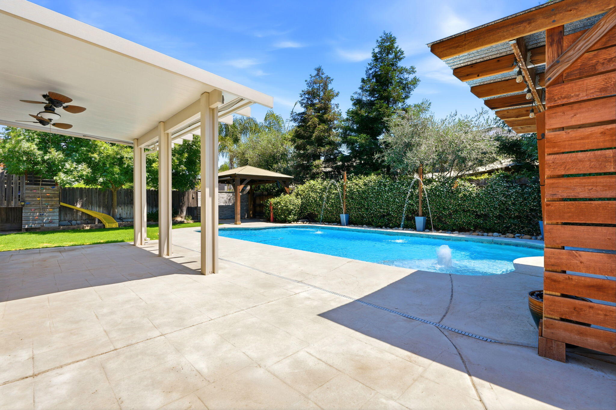 2310 N Crowe St, Visalia, CA 93291
