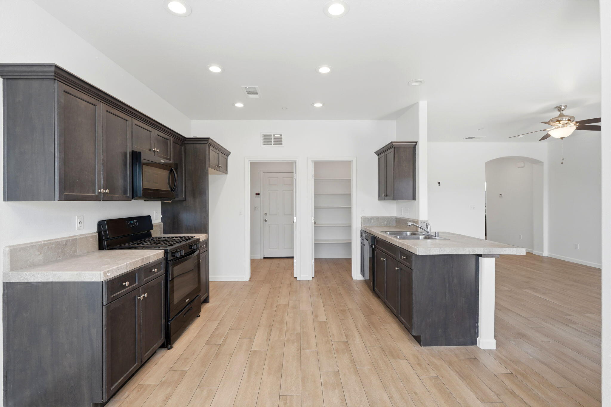 30734 Bellwood Rd, Visalia, CA 93291