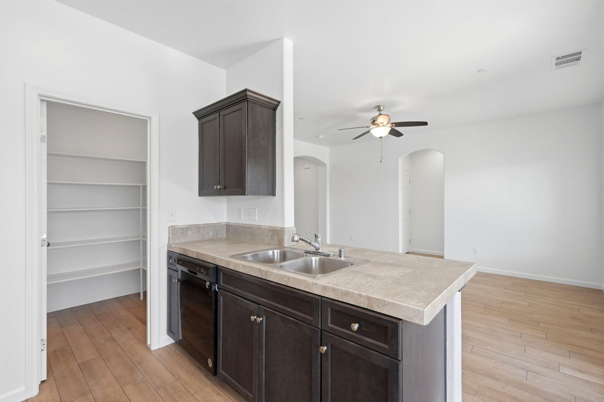 30734 Bellwood Rd, Visalia, CA 93291