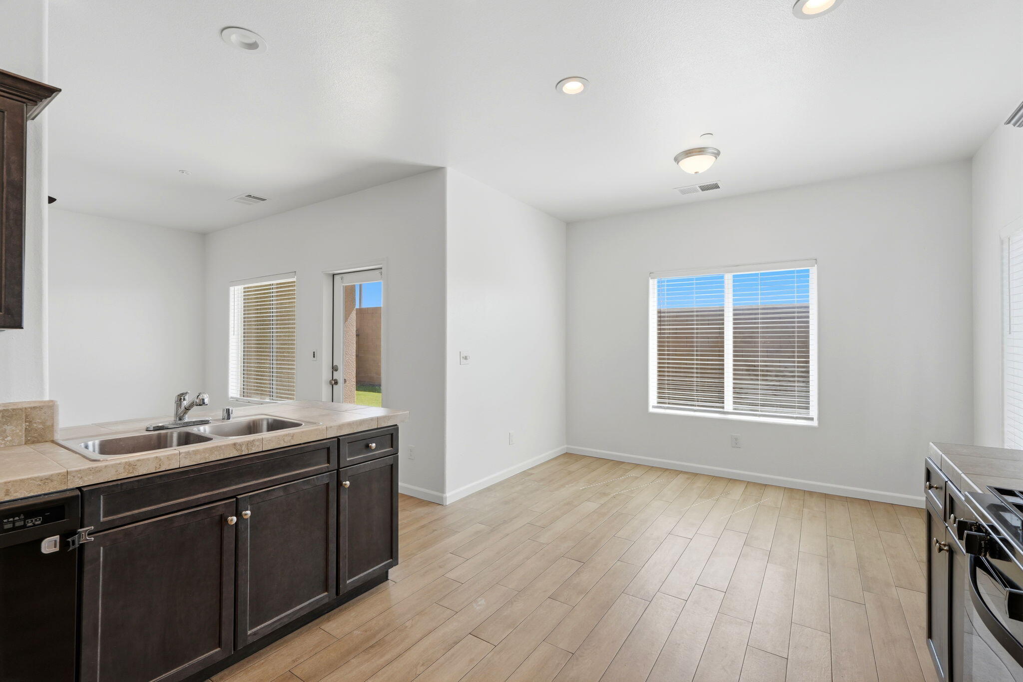 30734 Bellwood Rd, Visalia, CA 93291