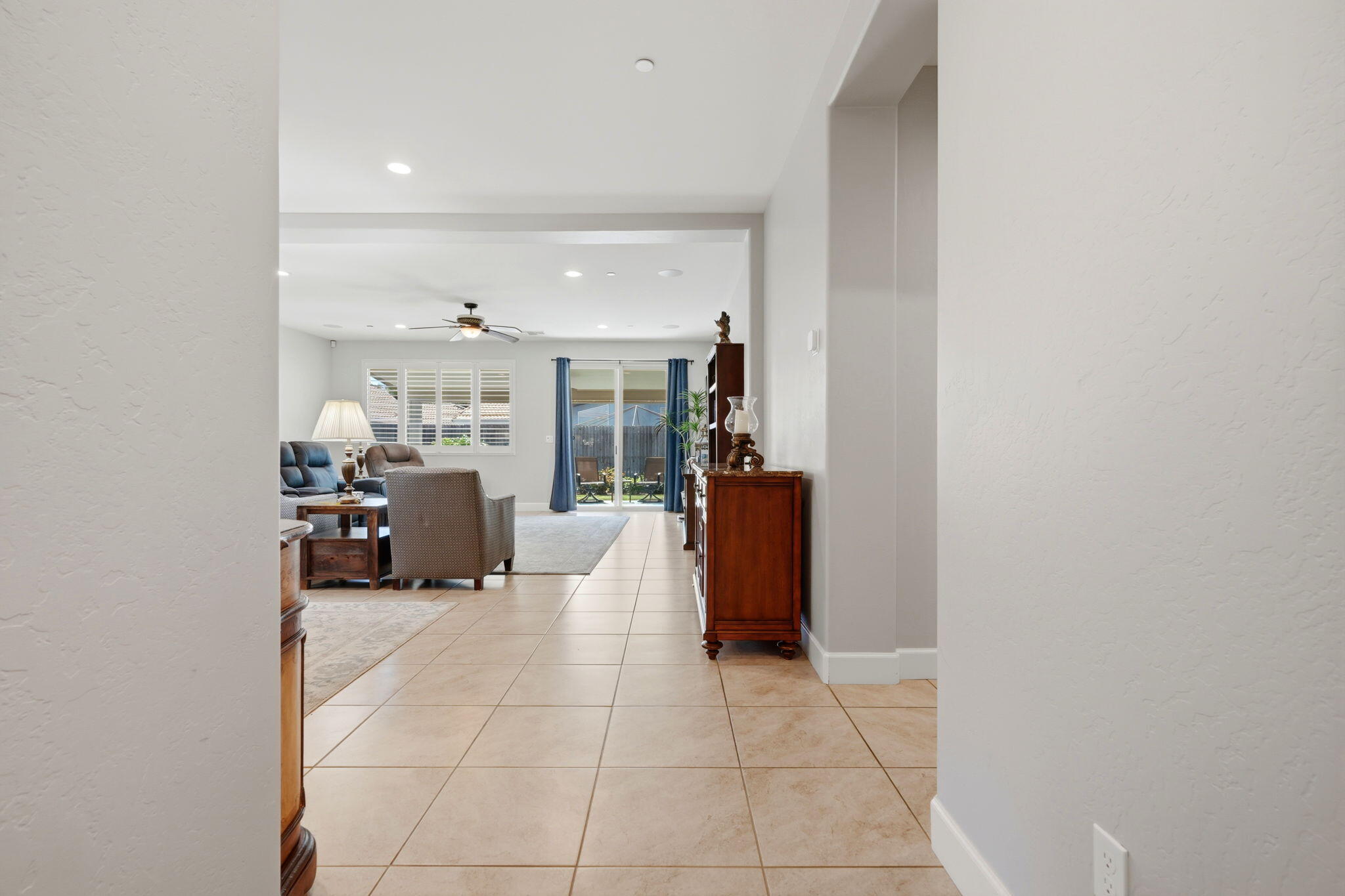 3245 S Meadowbrook, Visalia, CA 93292
