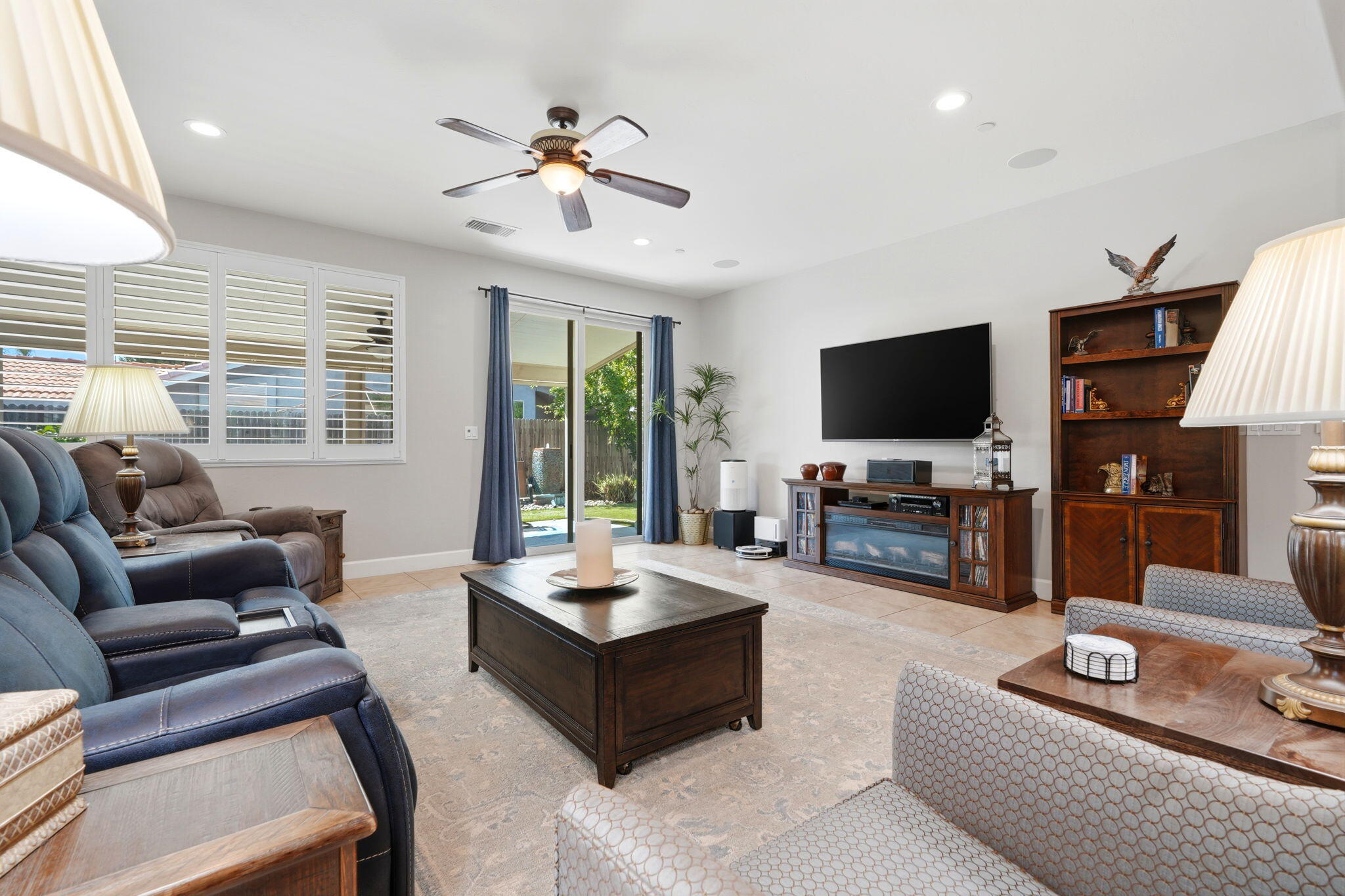 3245 S Meadowbrook, Visalia, CA 93292