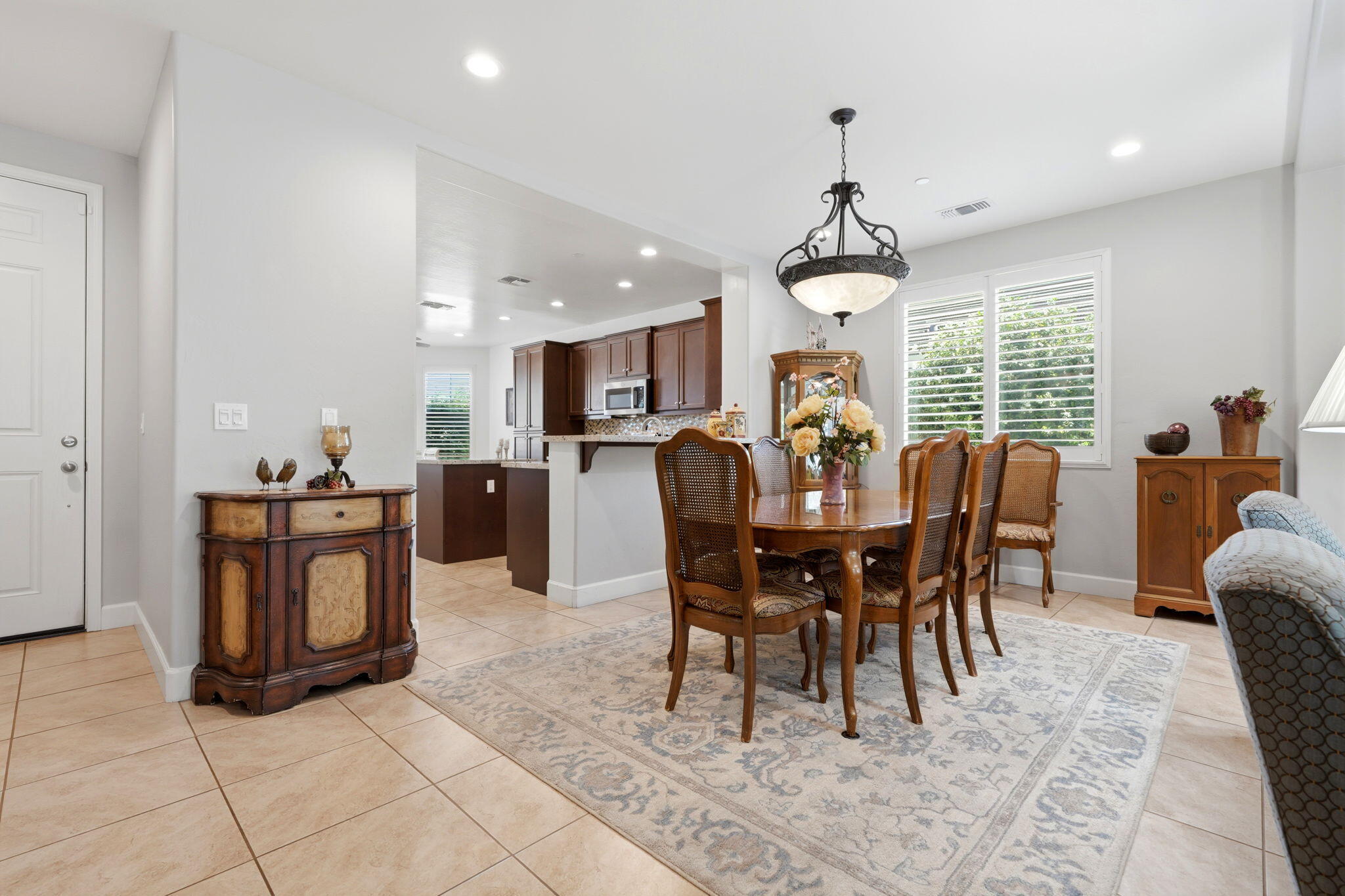 3245 S Meadowbrook, Visalia, CA 93292
