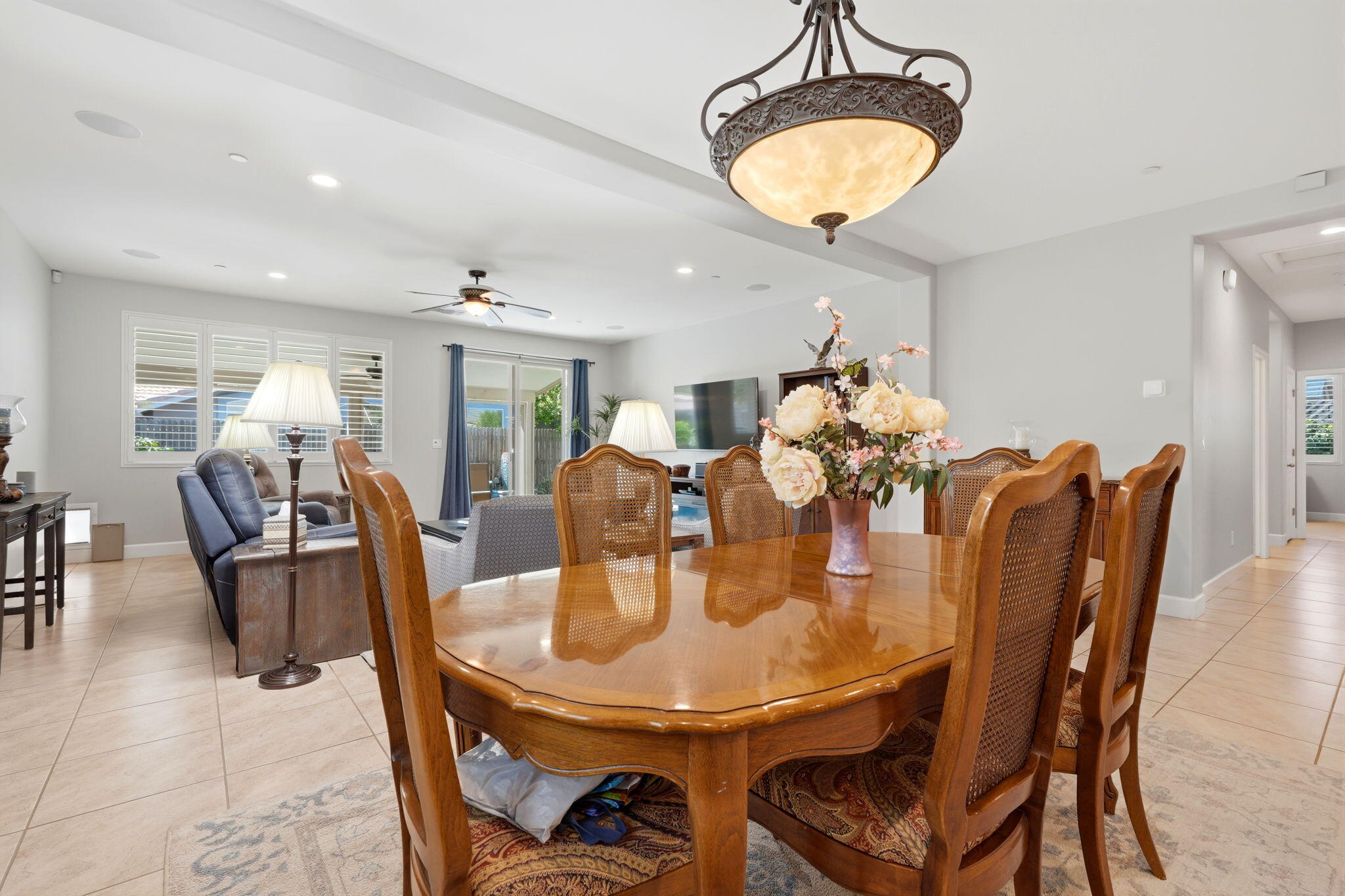 3245 S Meadowbrook, Visalia, CA 93292
