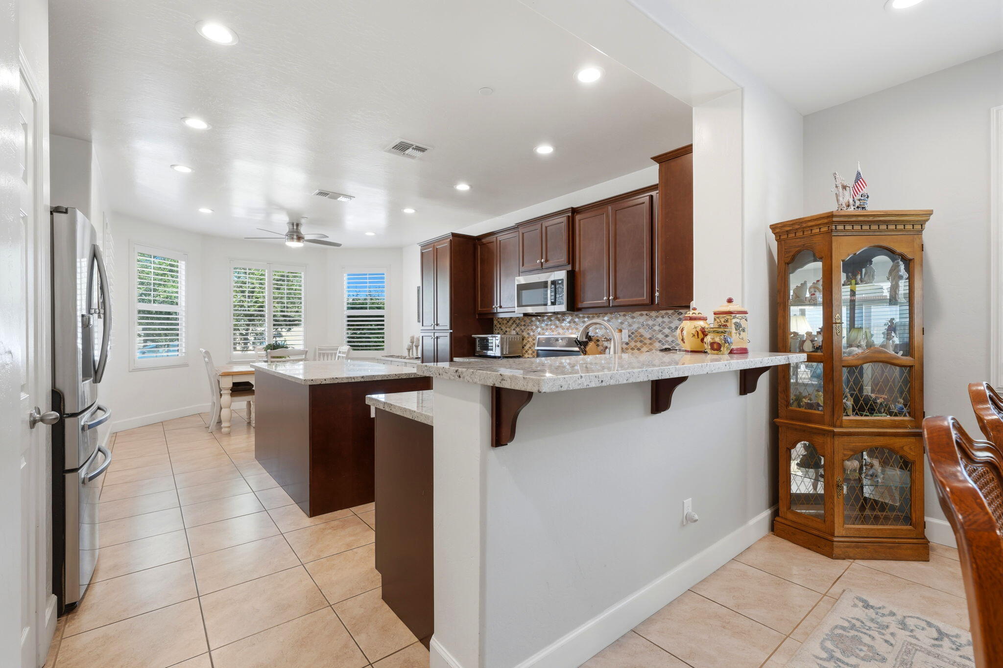 3245 S Meadowbrook, Visalia, CA 93292