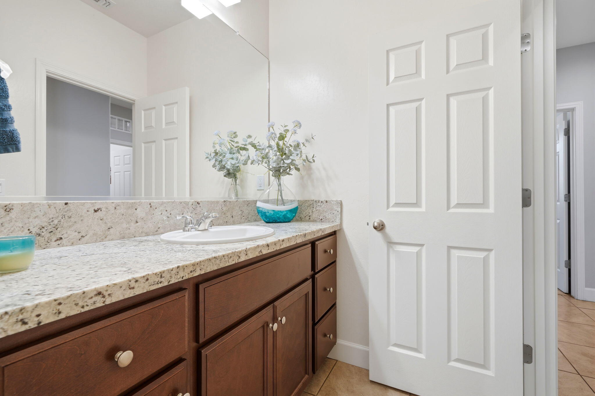3245 S Meadowbrook, Visalia, CA 93292