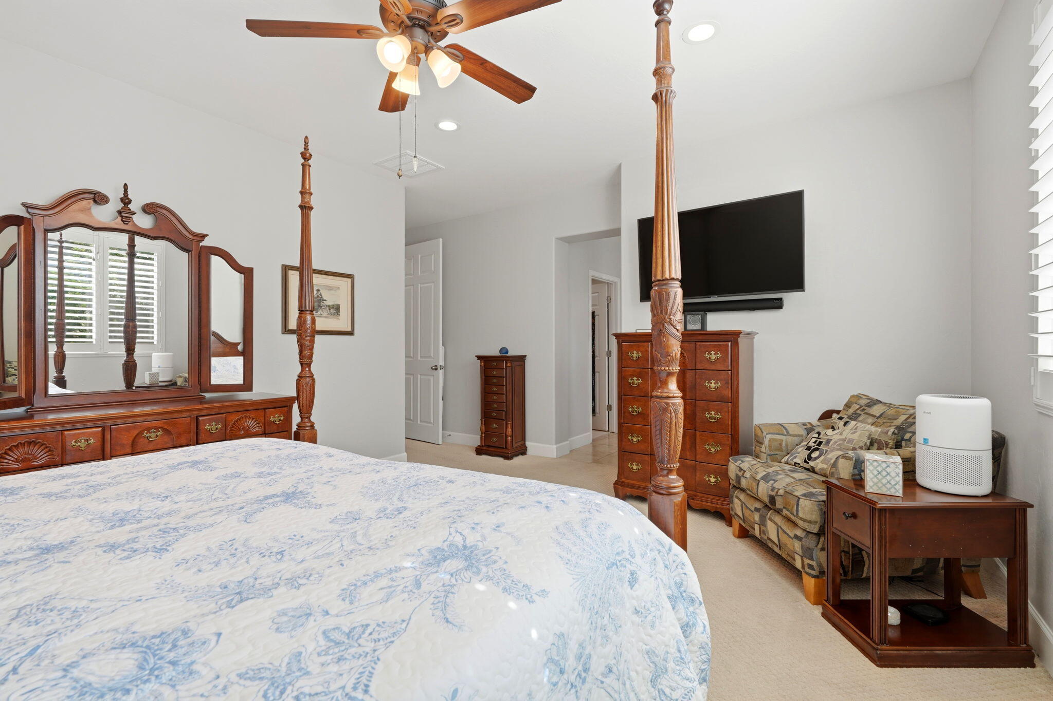 3245 S Meadowbrook, Visalia, CA 93292