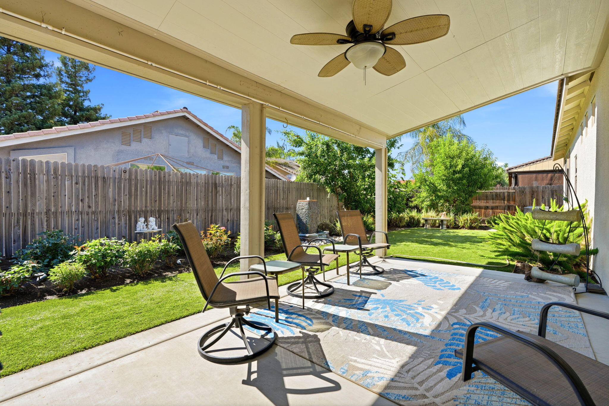 3245 S Meadowbrook, Visalia, CA 93292