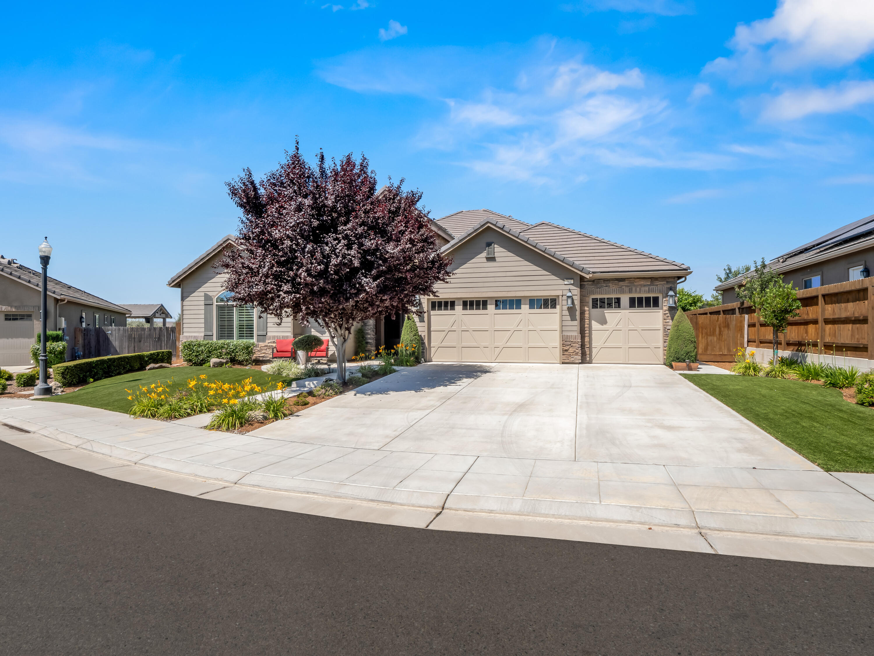 384 Sentinel Dr, Madera, CA 93636
