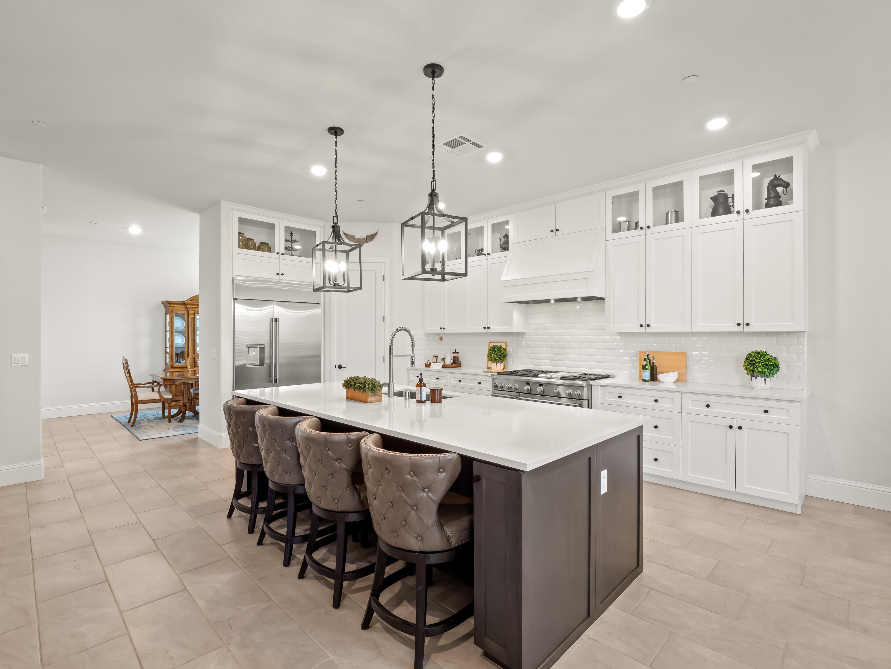 384 Sentinel Dr, Madera, CA 93636