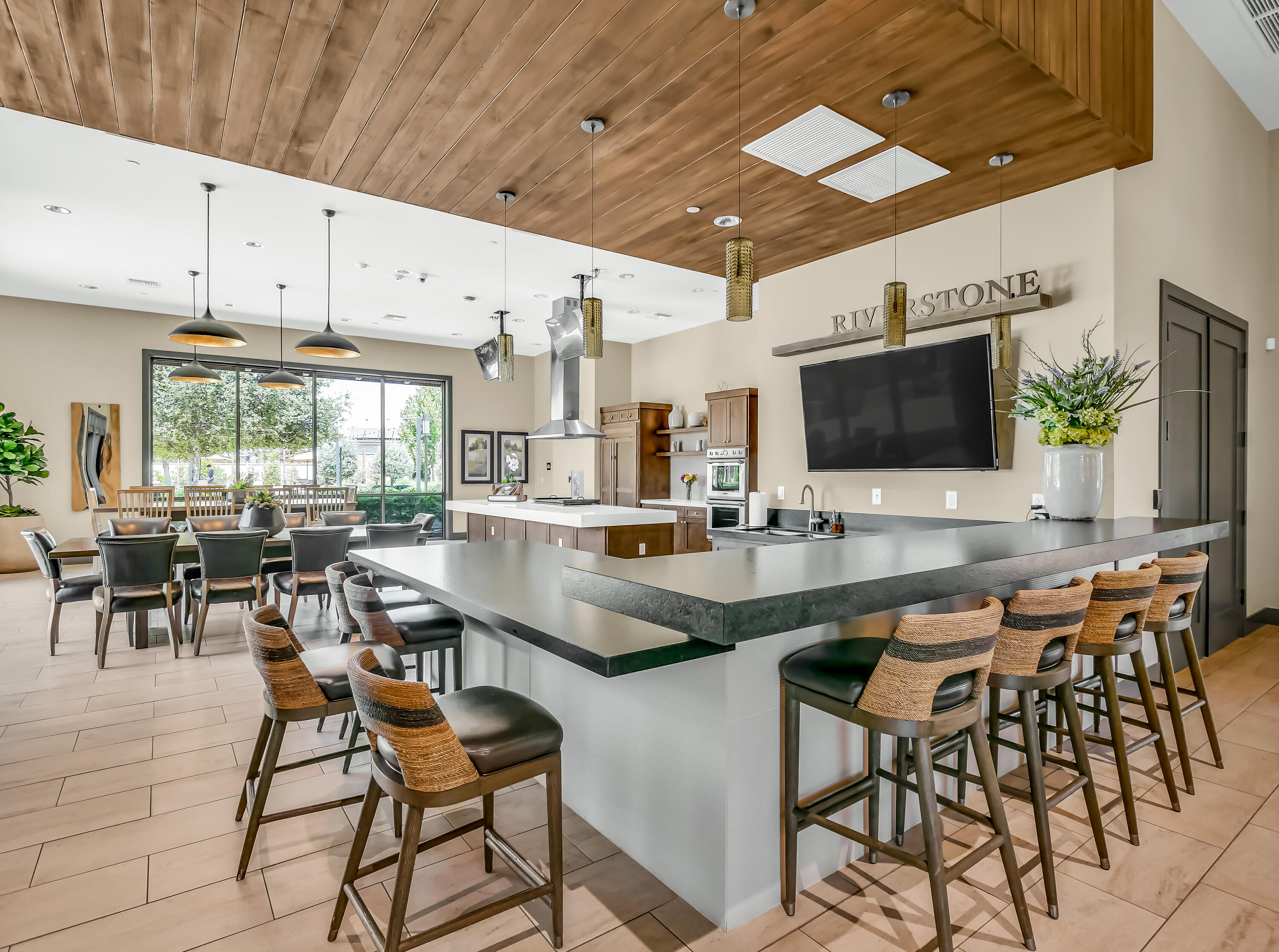 384 Sentinel Dr, Madera, CA 93636