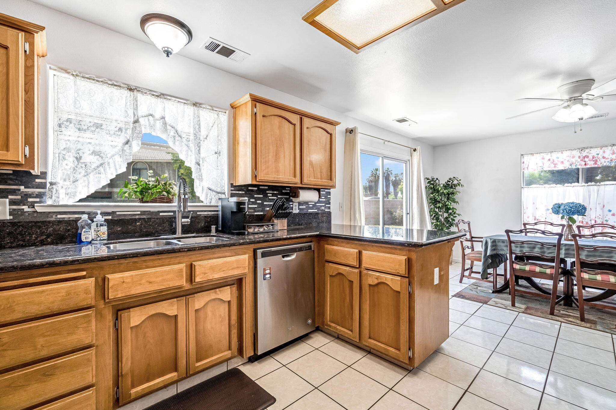 717 E Spring Ln, Lemoore, CA 93245