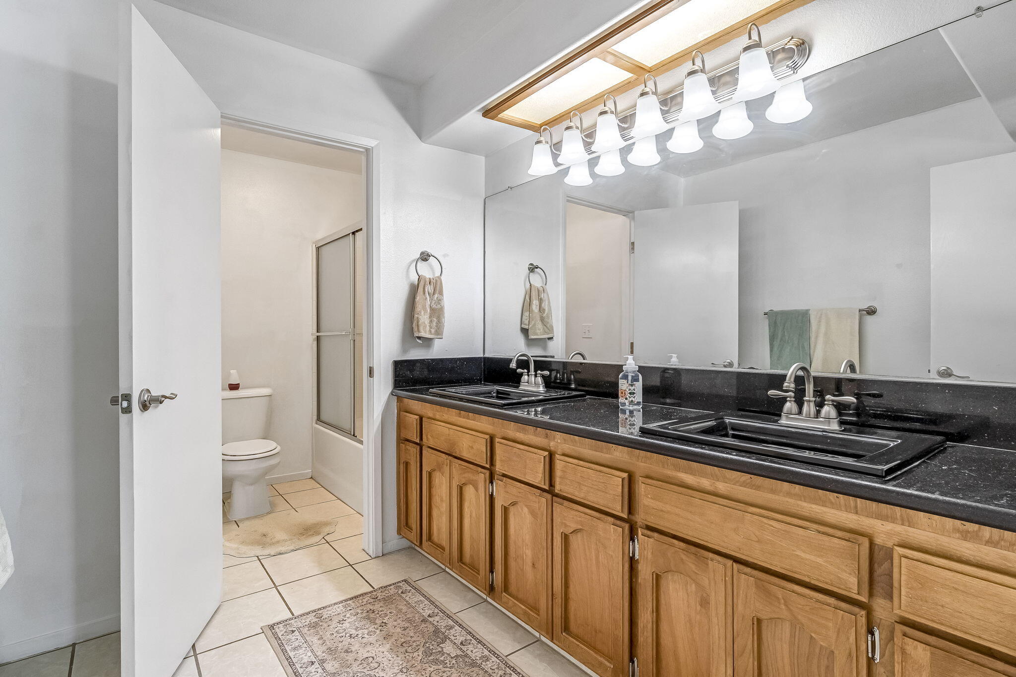 717 E Spring Ln, Lemoore, CA 93245