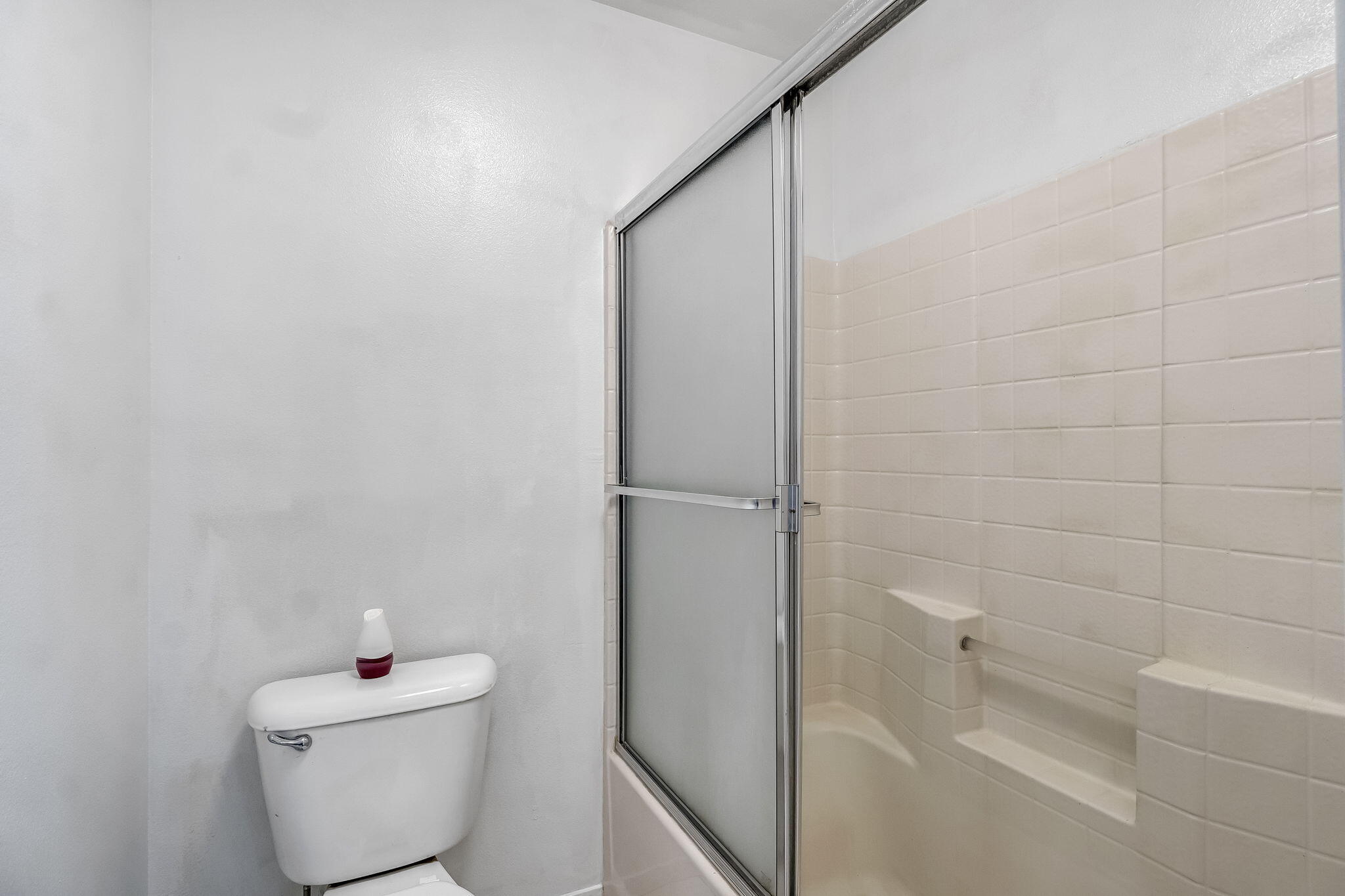 717 E Spring Ln, Lemoore, CA 93245