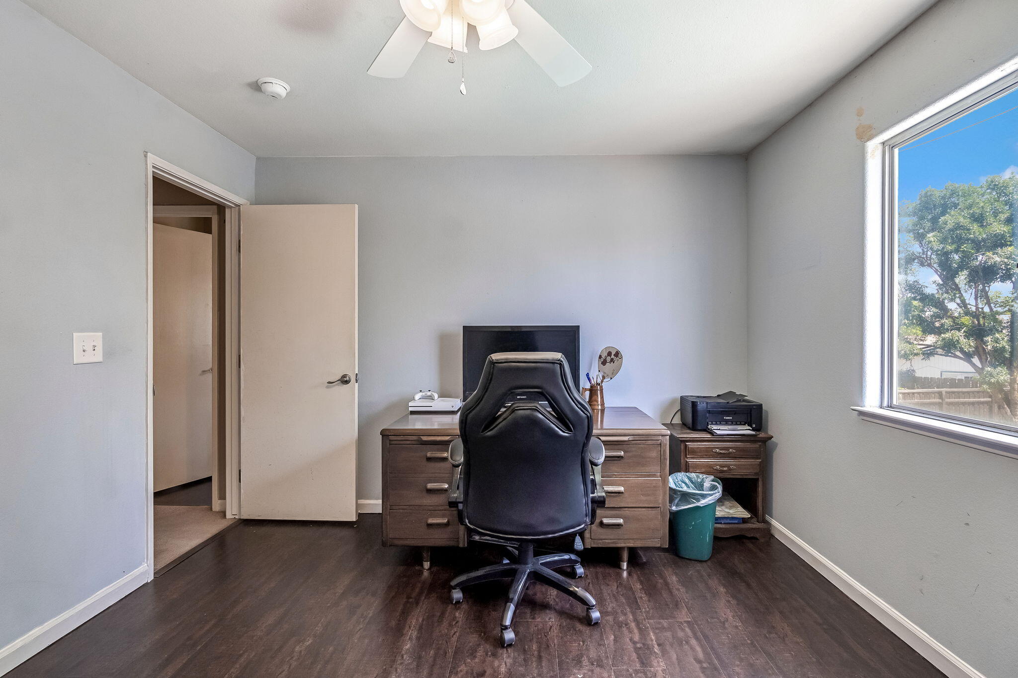 717 E Spring Ln, Lemoore, CA 93245