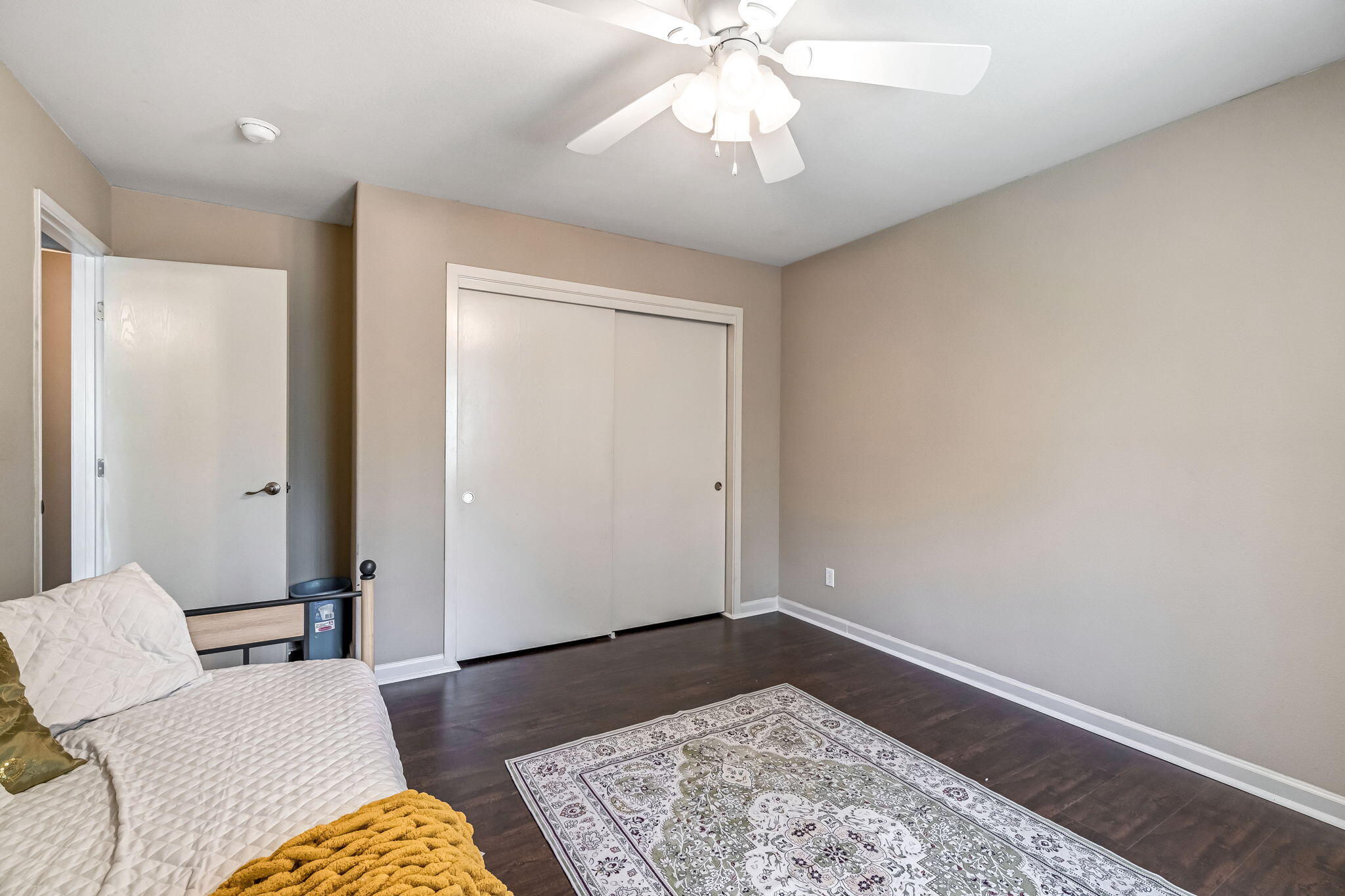 717 E Spring Ln, Lemoore, CA 93245