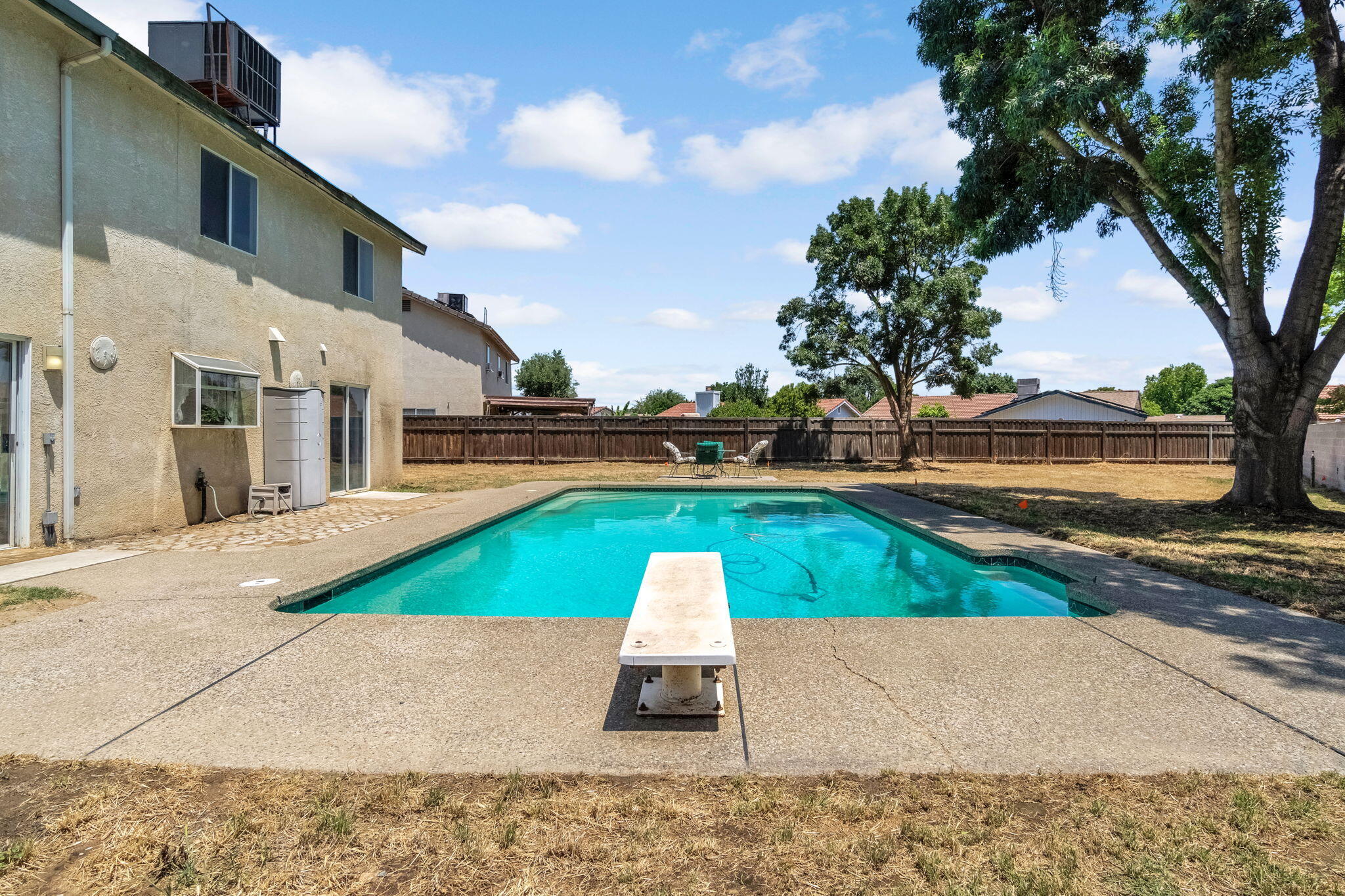 717 E Spring Ln, Lemoore, CA 93245