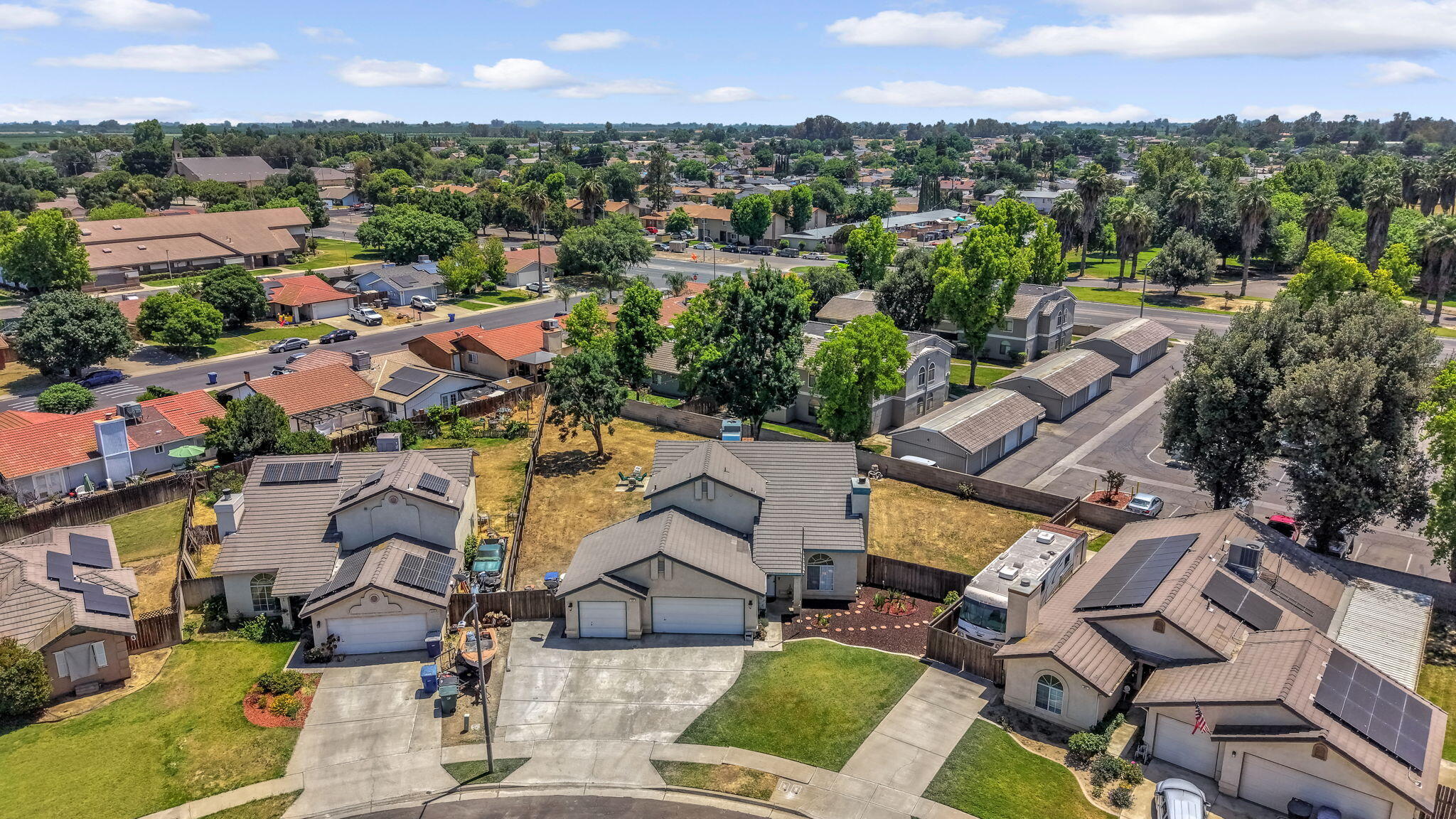 717 E Spring Ln, Lemoore, CA 93245