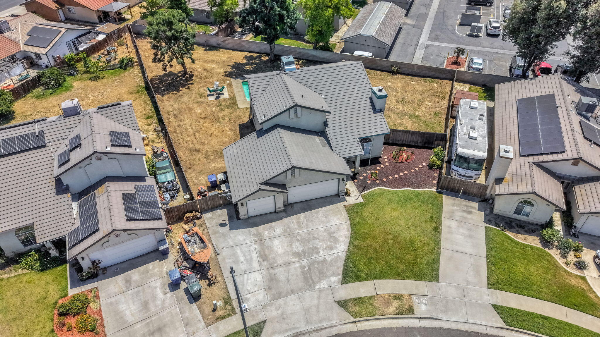 717 E Spring Ln, Lemoore, CA 93245