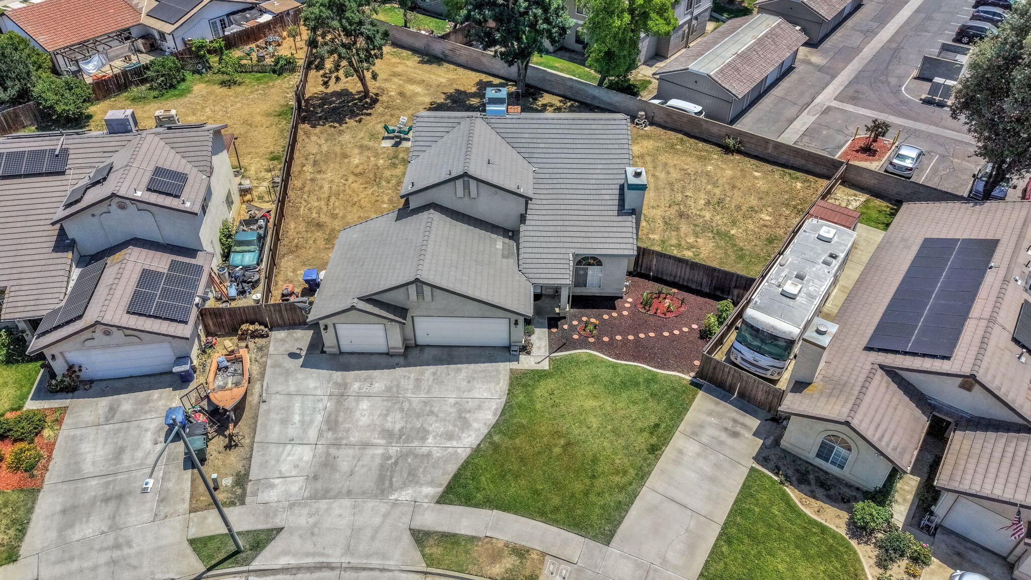 717 E Spring Ln, Lemoore, CA 93245