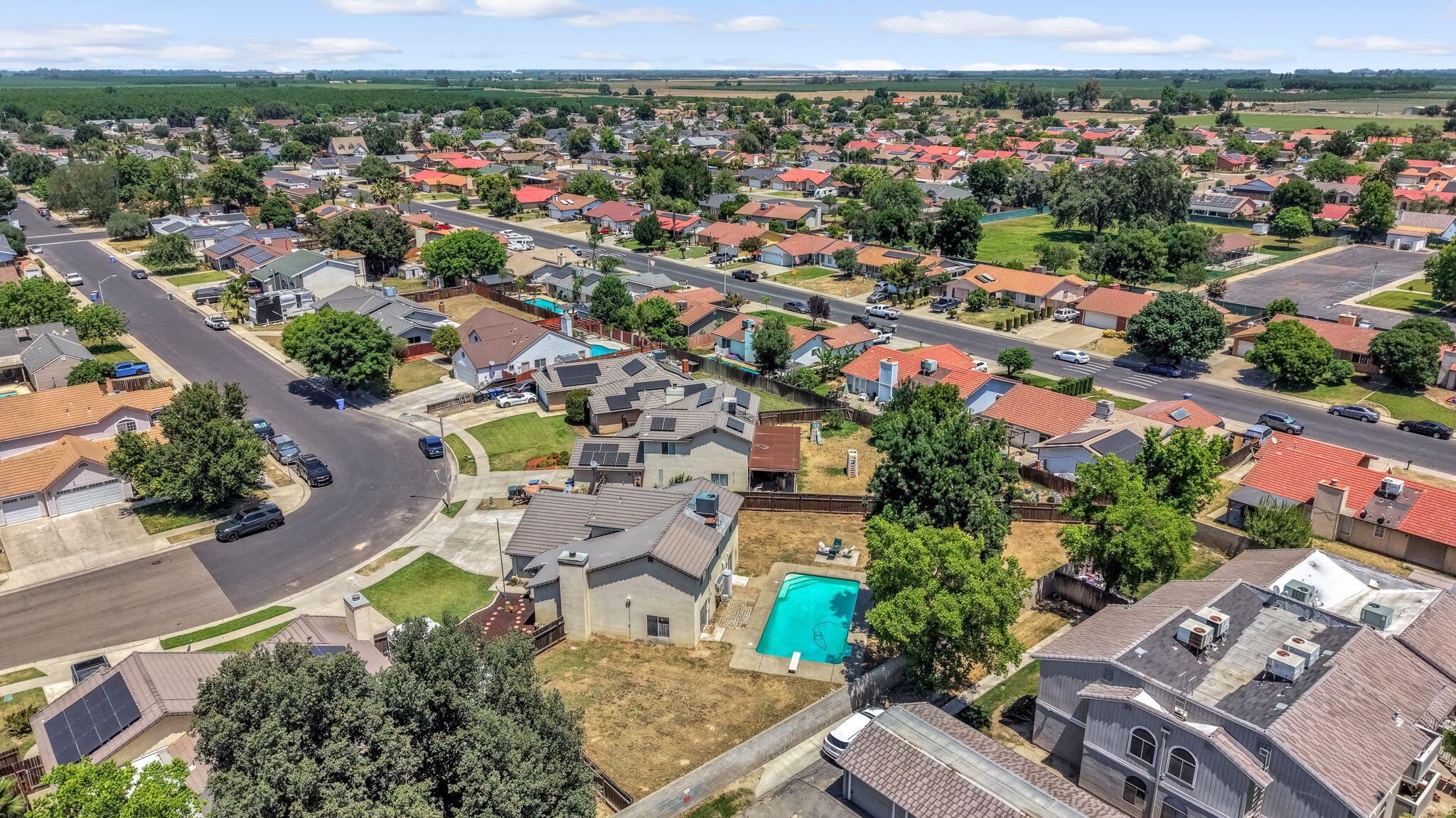 717 E Spring Ln, Lemoore, CA 93245