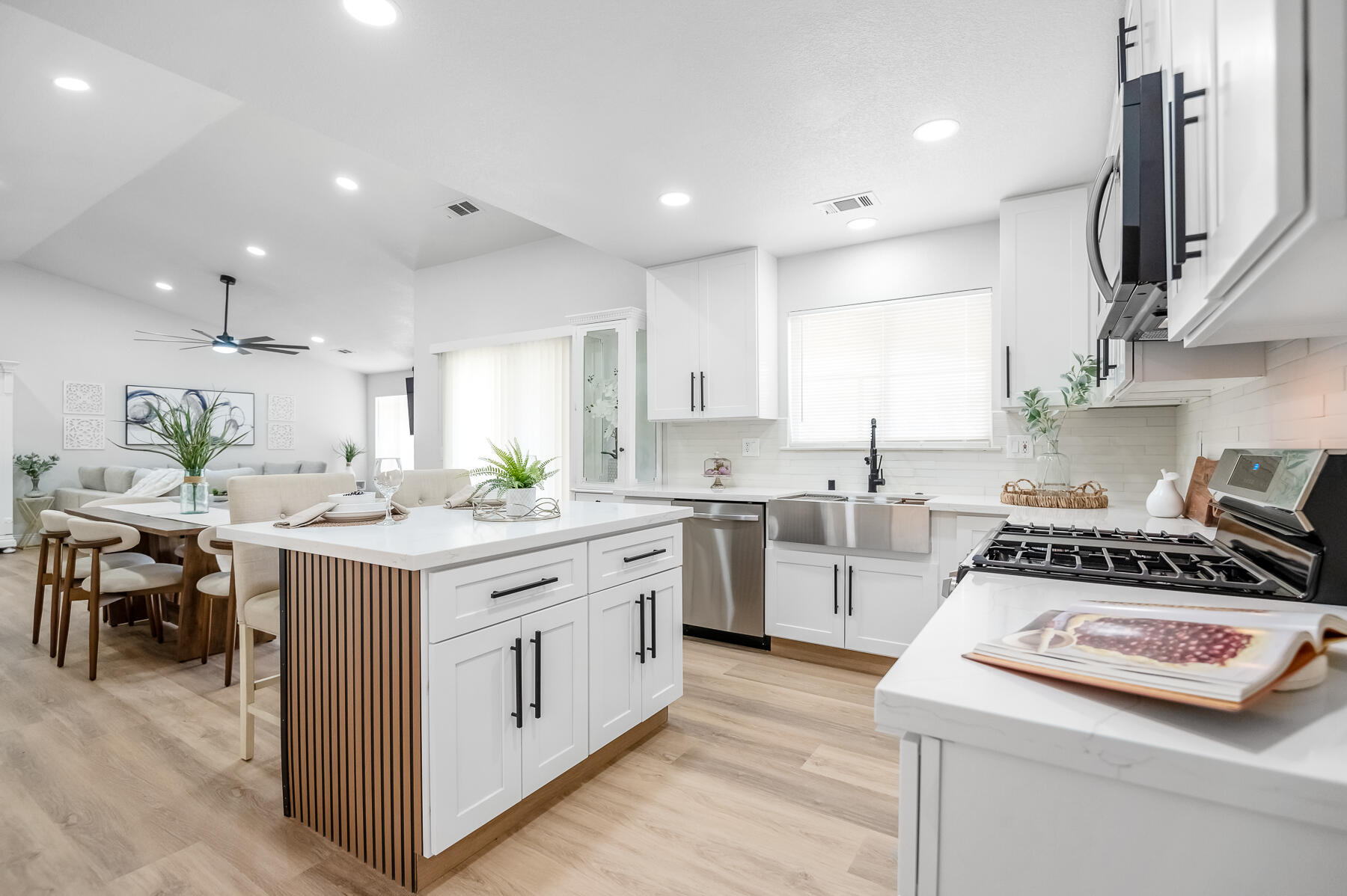 1509 E Vine Ct, Visalia, CA 93292