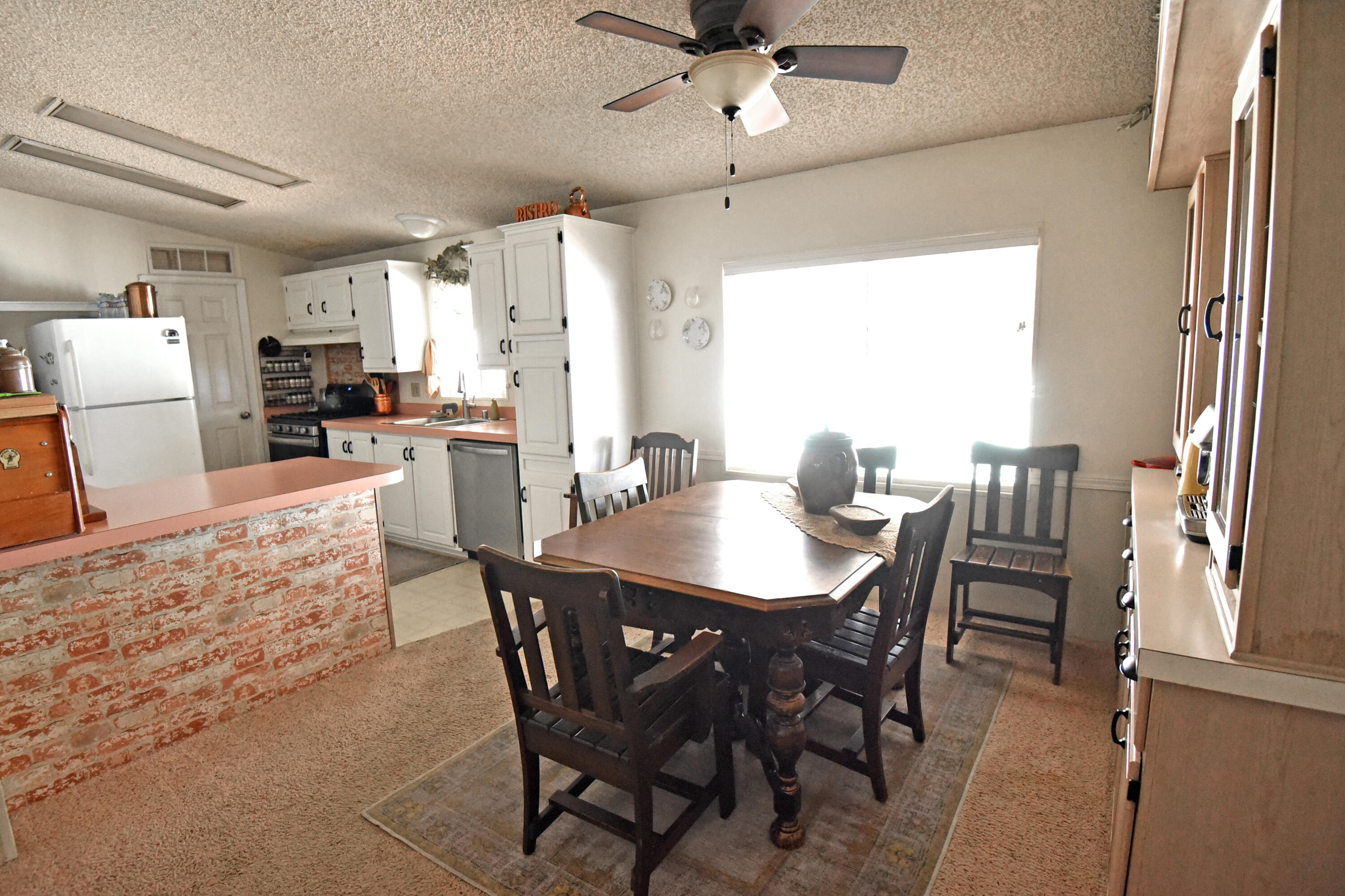 860 E Grangeville Blvd #23, Hanford, CA 93230
