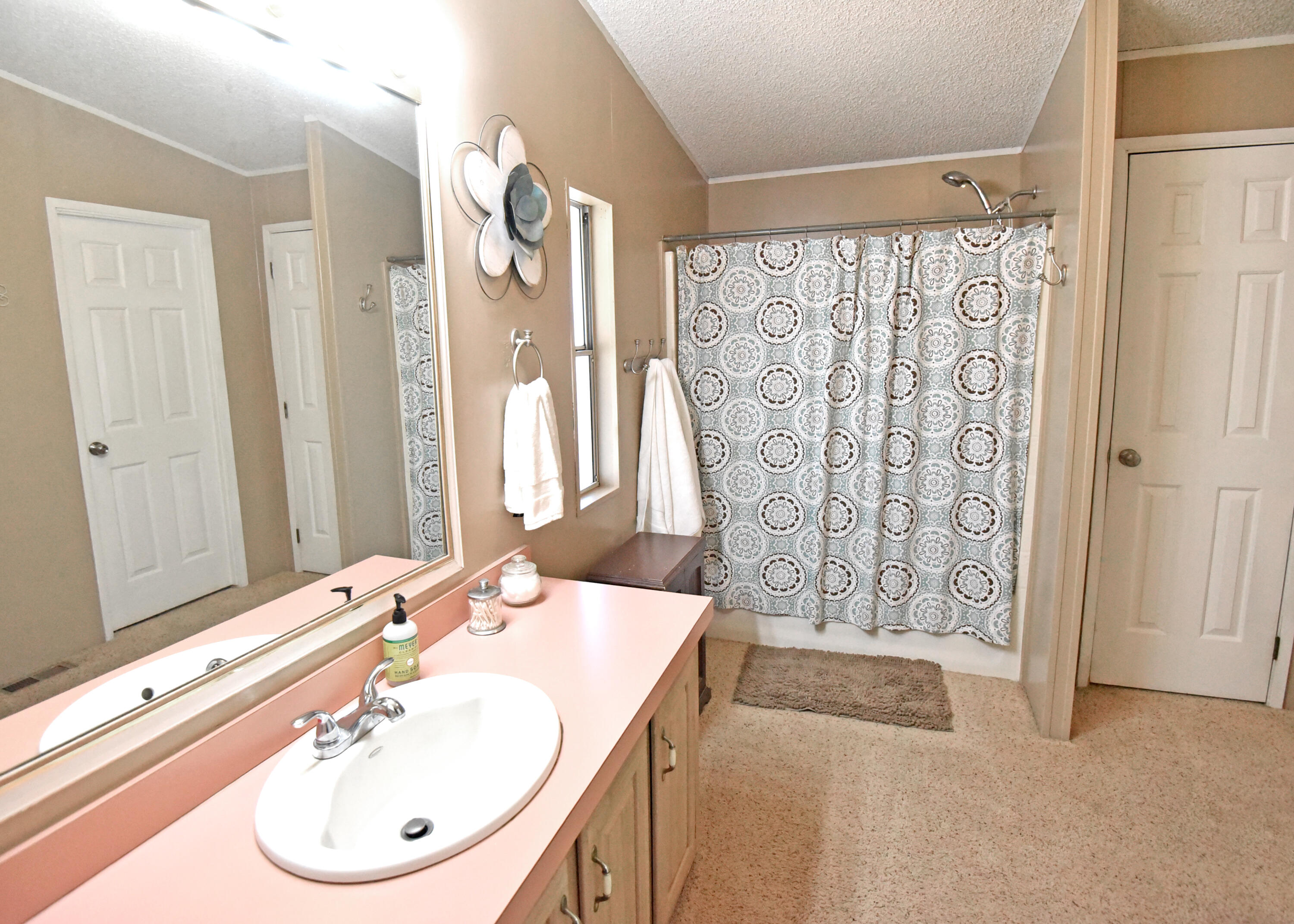 860 E Grangeville Blvd #23, Hanford, CA 93230