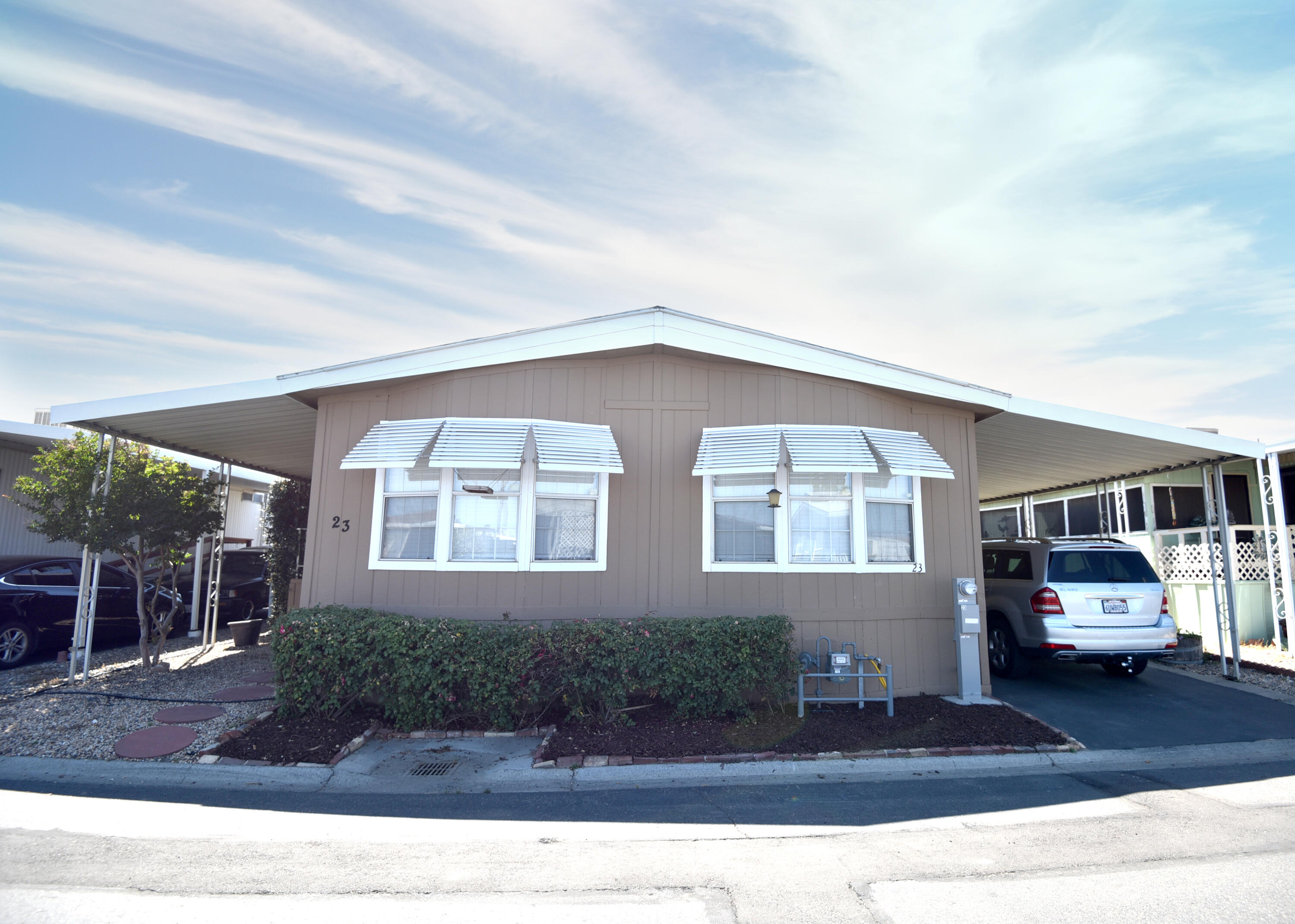 860 E Grangeville Blvd #23, Hanford, CA 93230