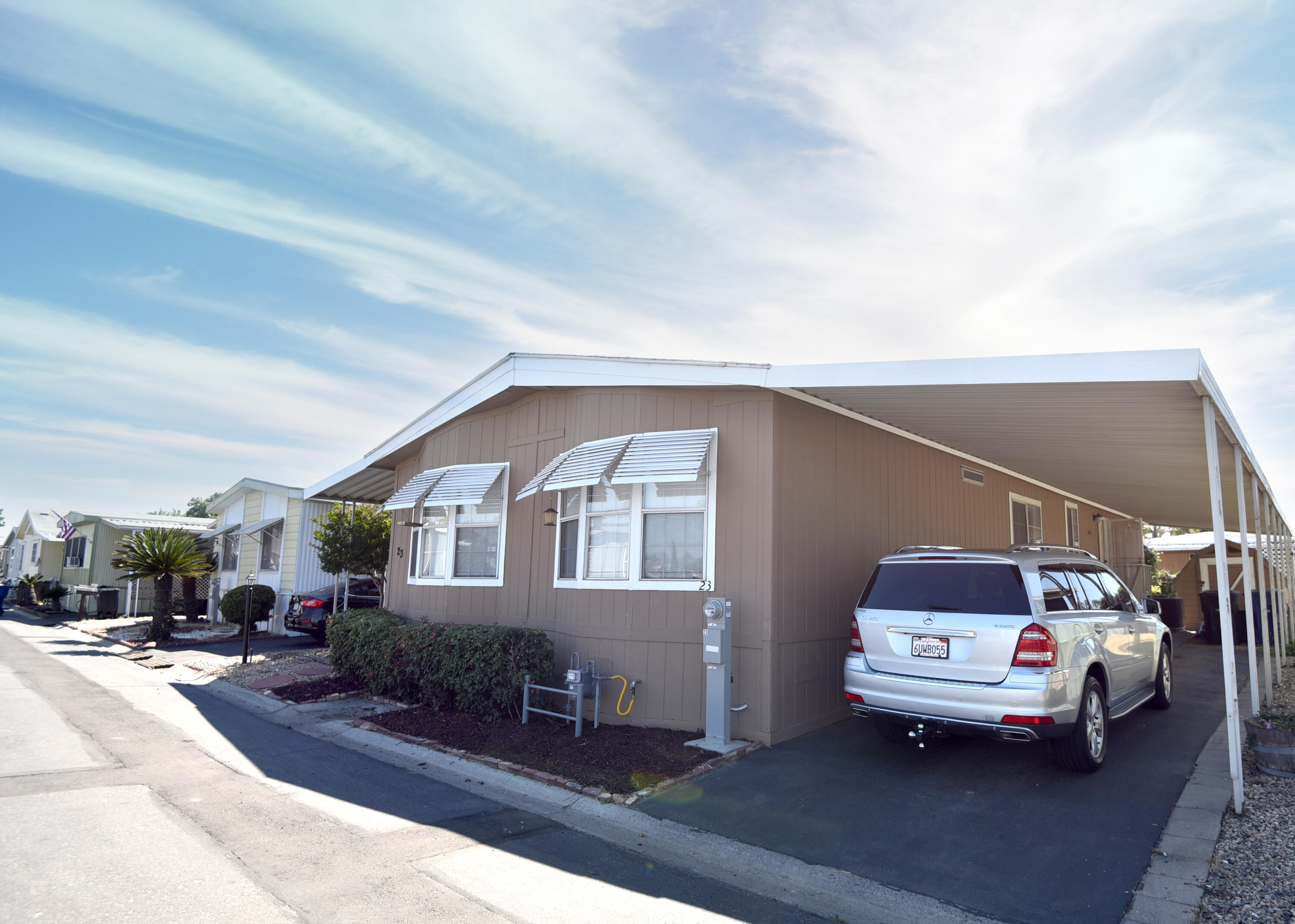 860 E Grangeville Blvd #23, Hanford, CA 93230