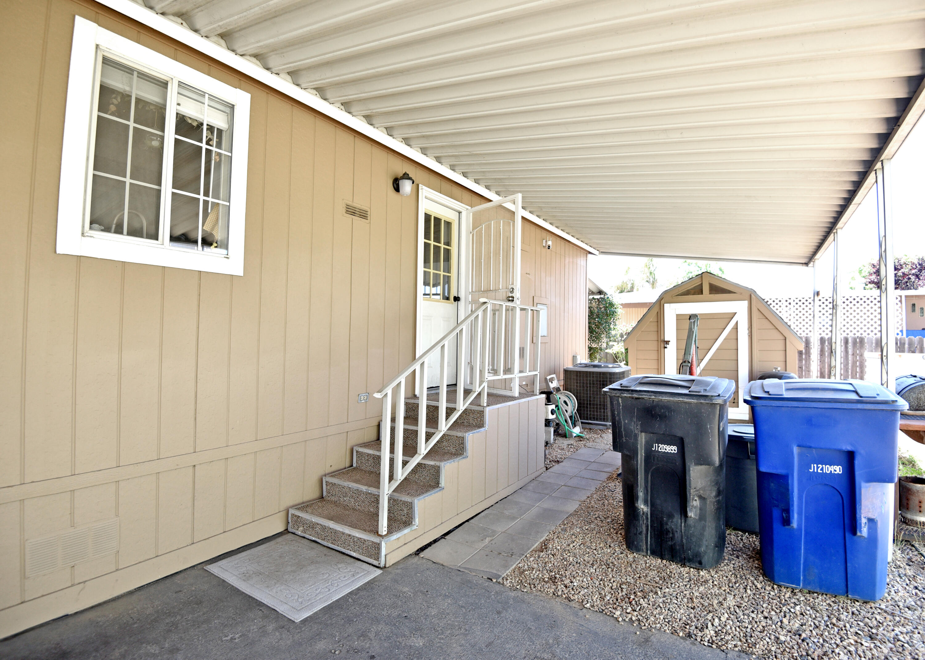 860 E Grangeville Blvd #23, Hanford, CA 93230