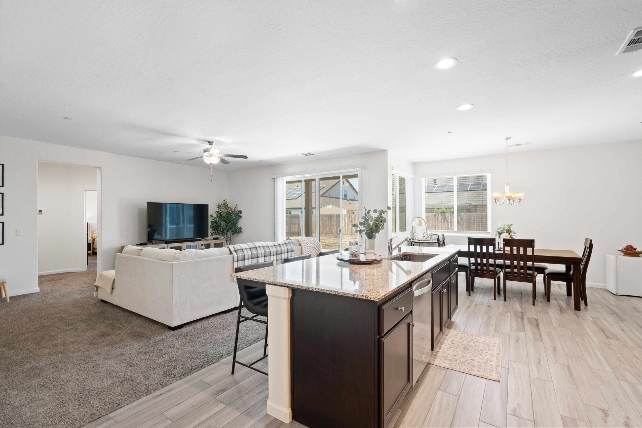 2334 E Monte Vista Ave, Visalia, CA 93292