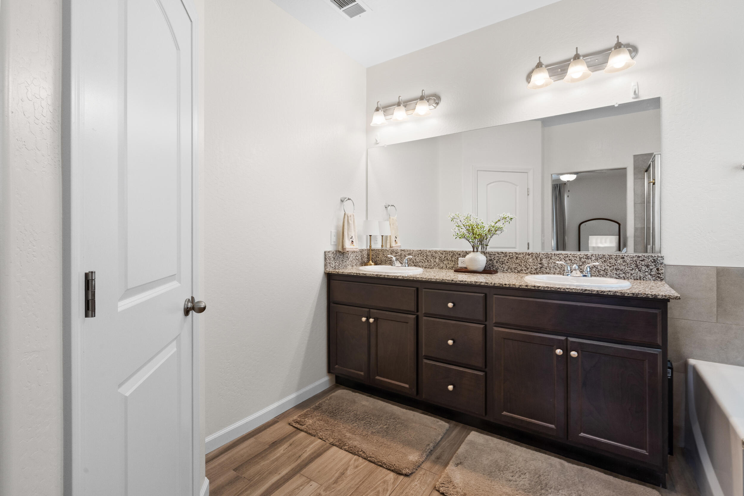 2334 E Monte Vista Ave, Visalia, CA 93292