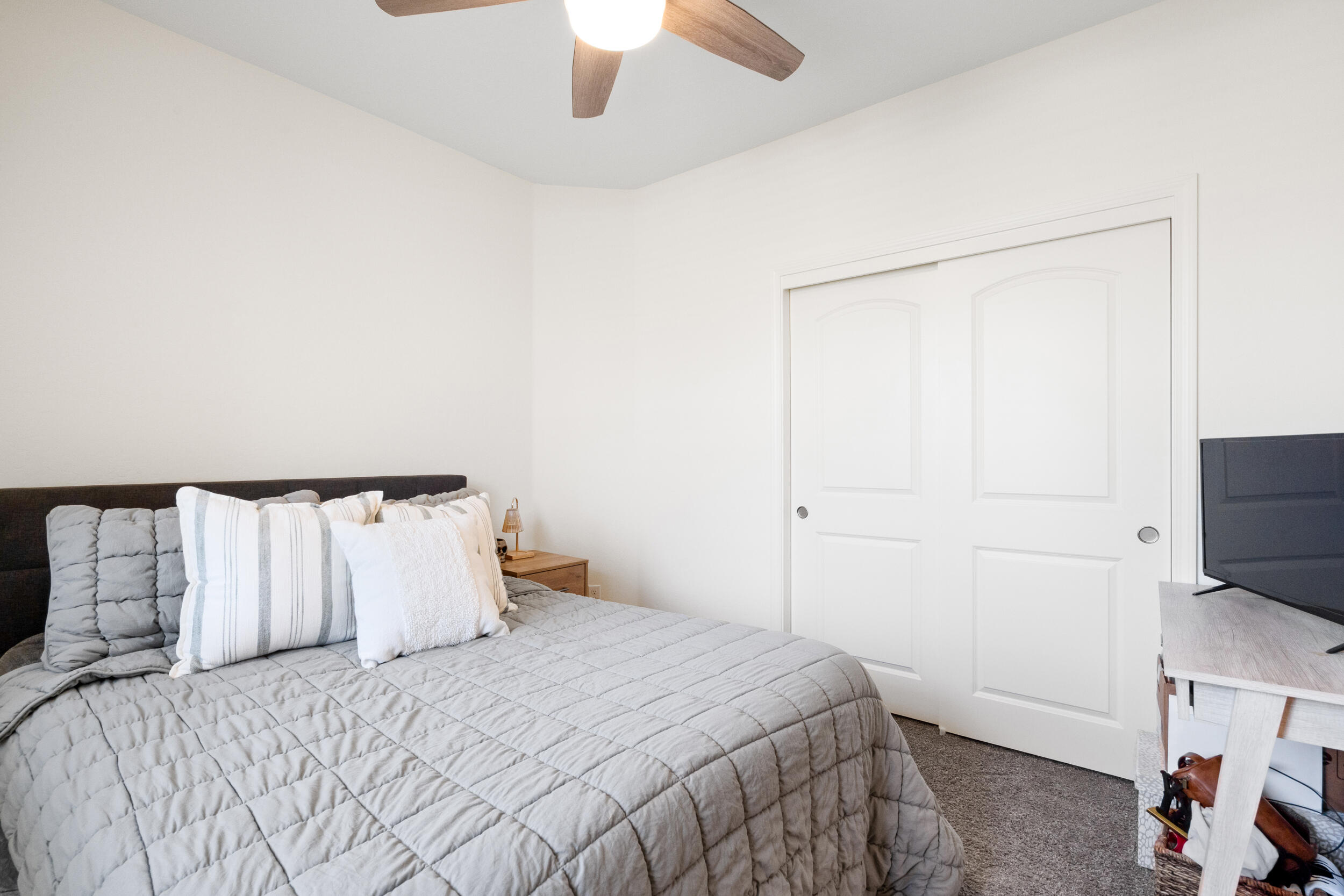 2334 E Monte Vista Ave, Visalia, CA 93292