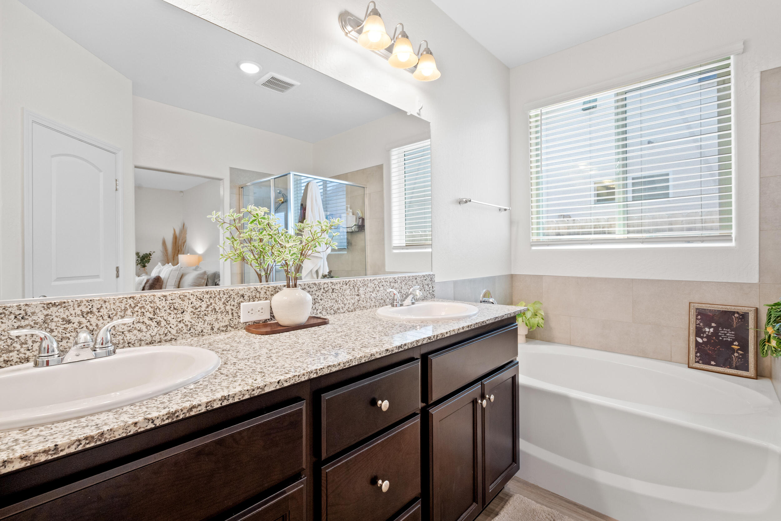 2334 E Monte Vista Ave, Visalia, CA 93292