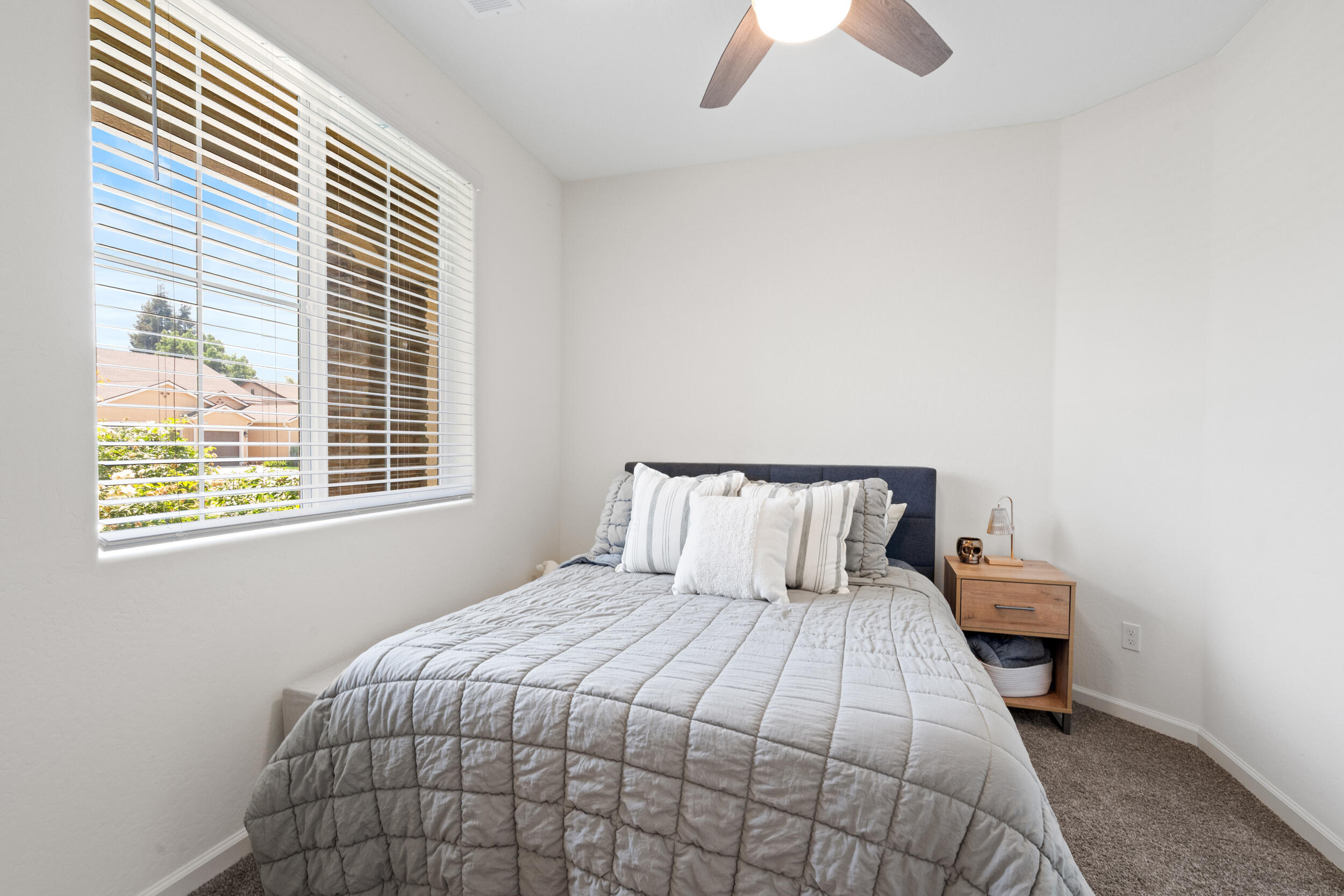 2334 E Monte Vista Ave, Visalia, CA 93292