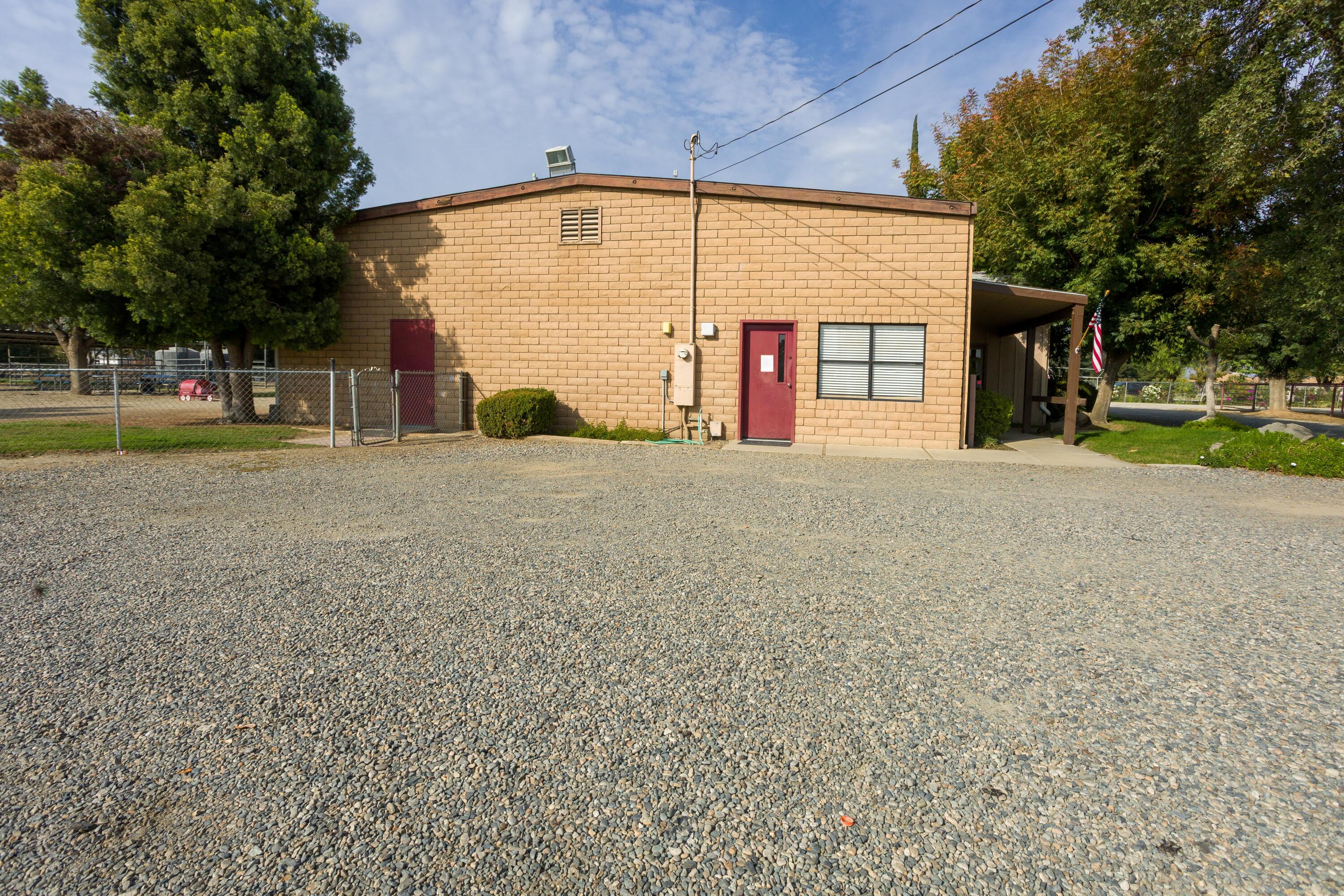 1841 N Westwood St, Porterville, CA 93257