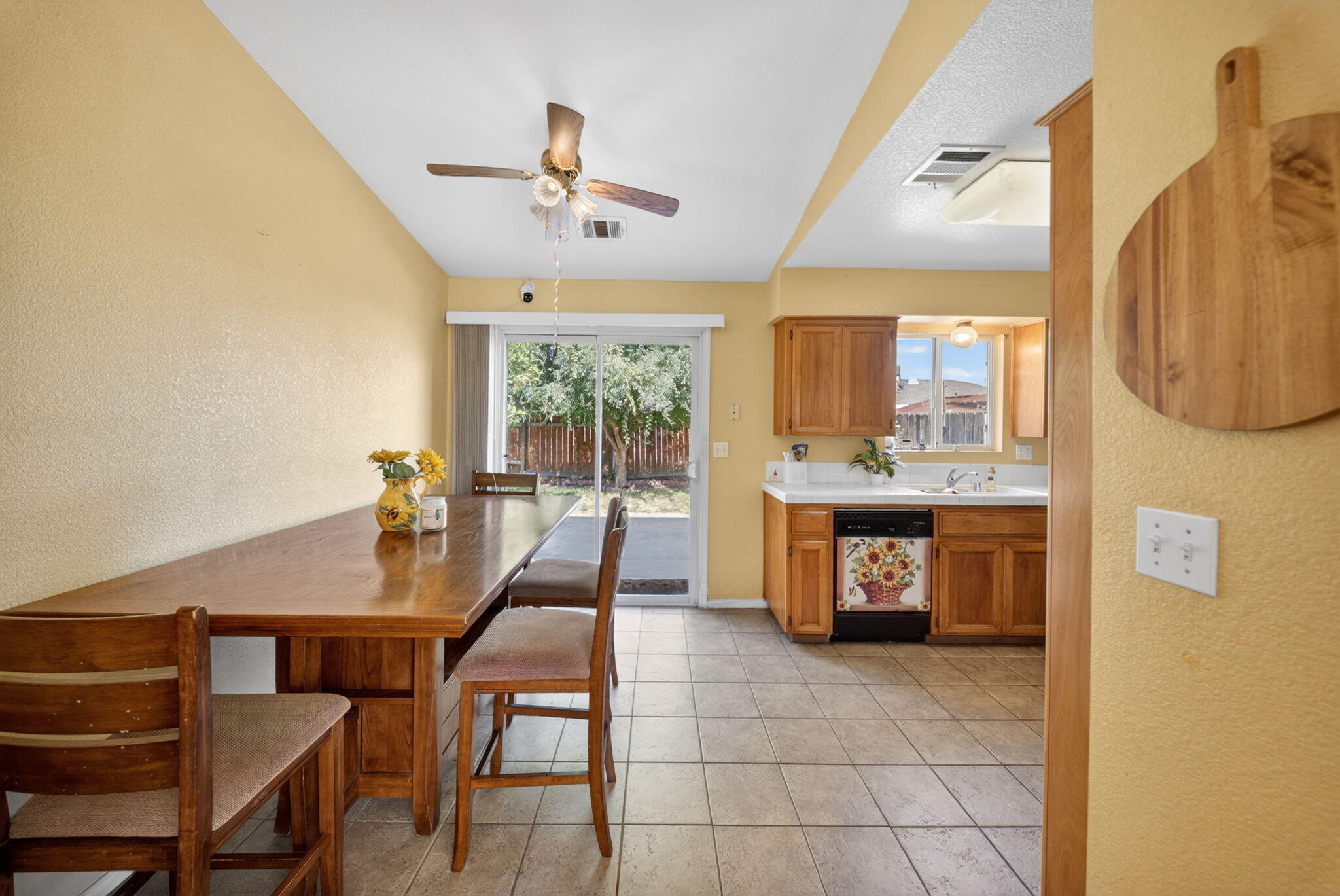 673 S Ohio St, Porterville, CA 93257