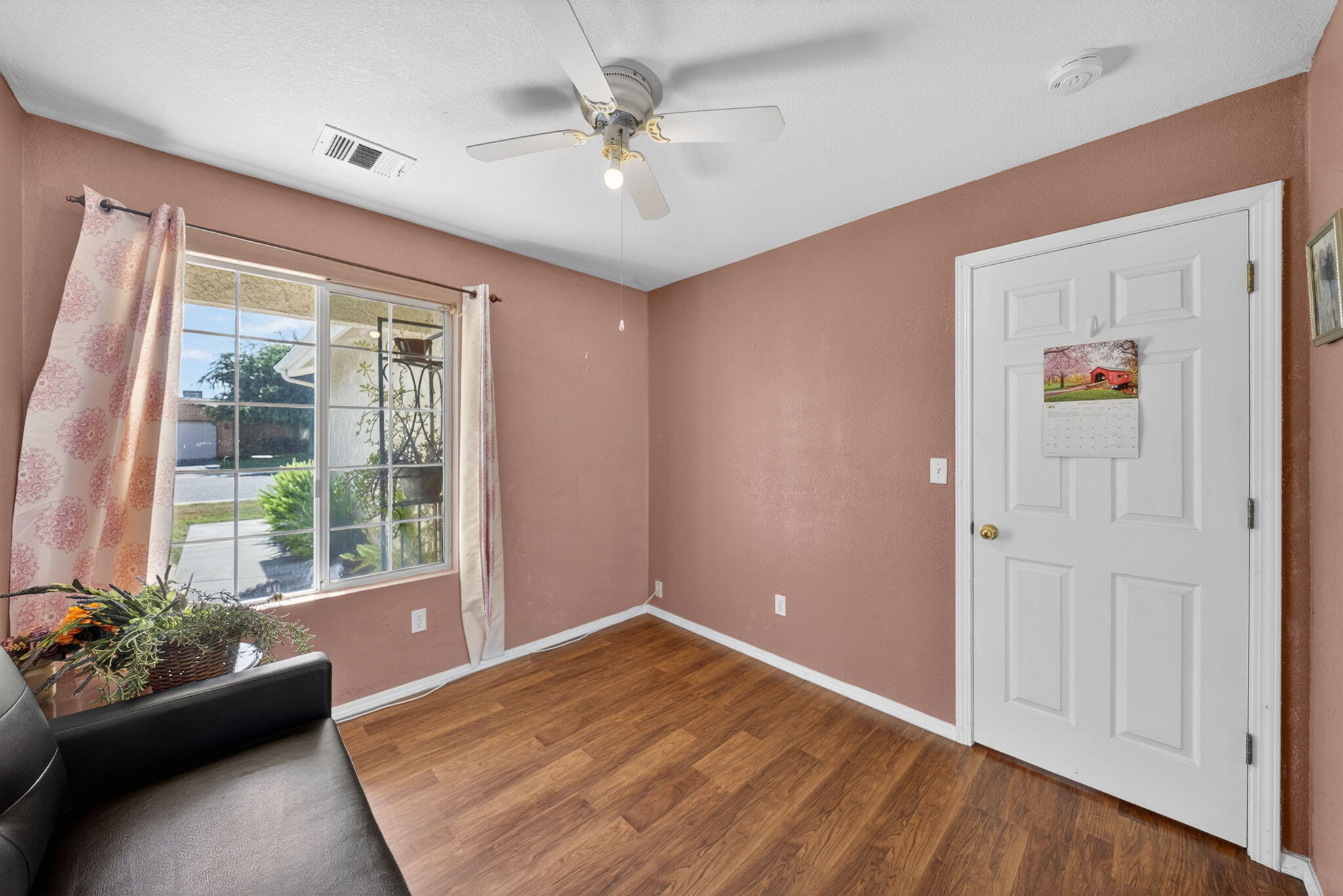 673 S Ohio St, Porterville, CA 93257