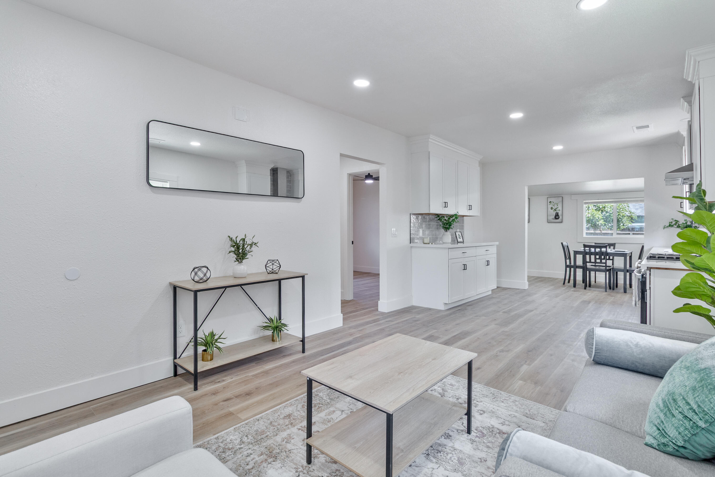 706 S Encina St, Visalia, CA 93277