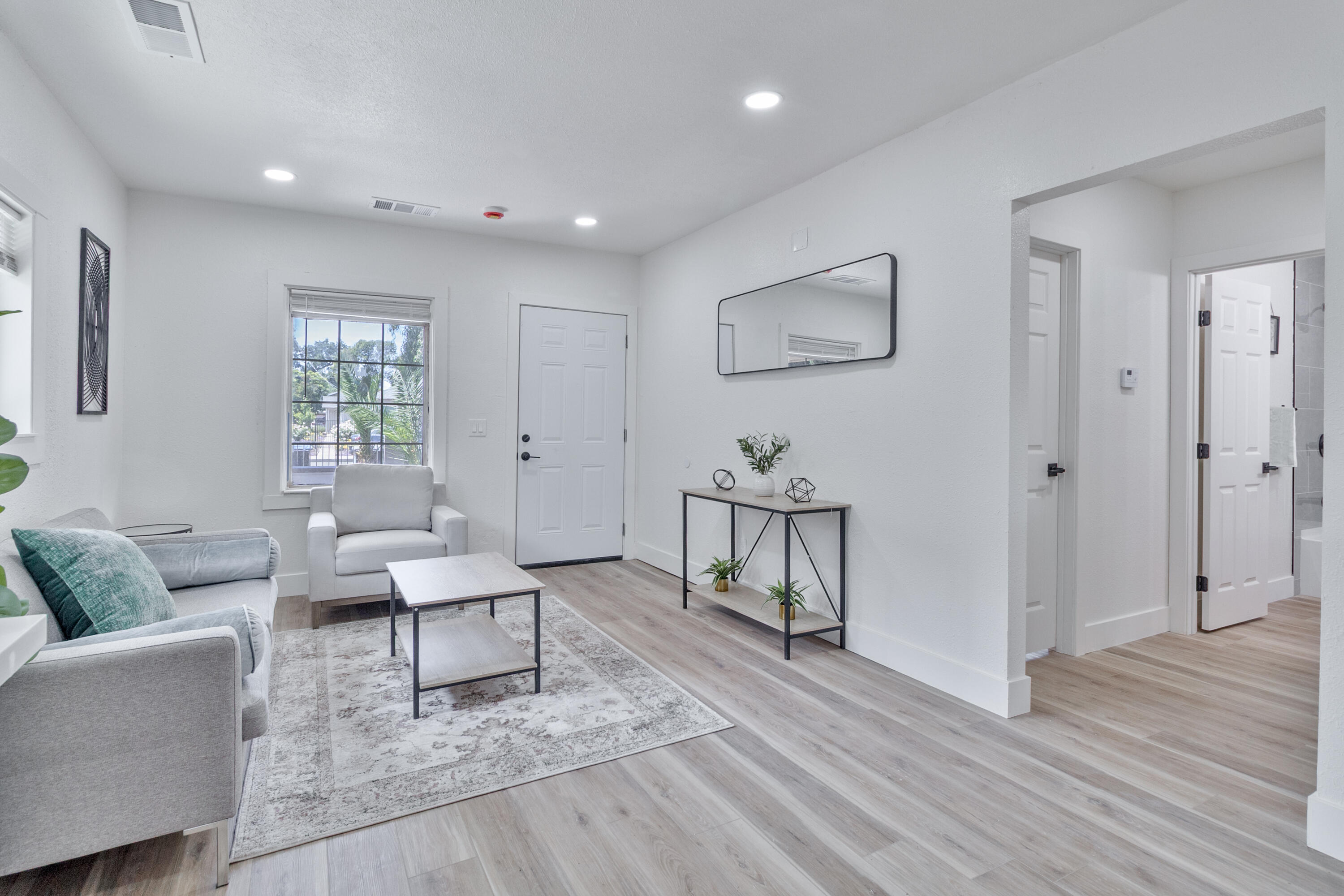 706 S Encina St, Visalia, CA 93277