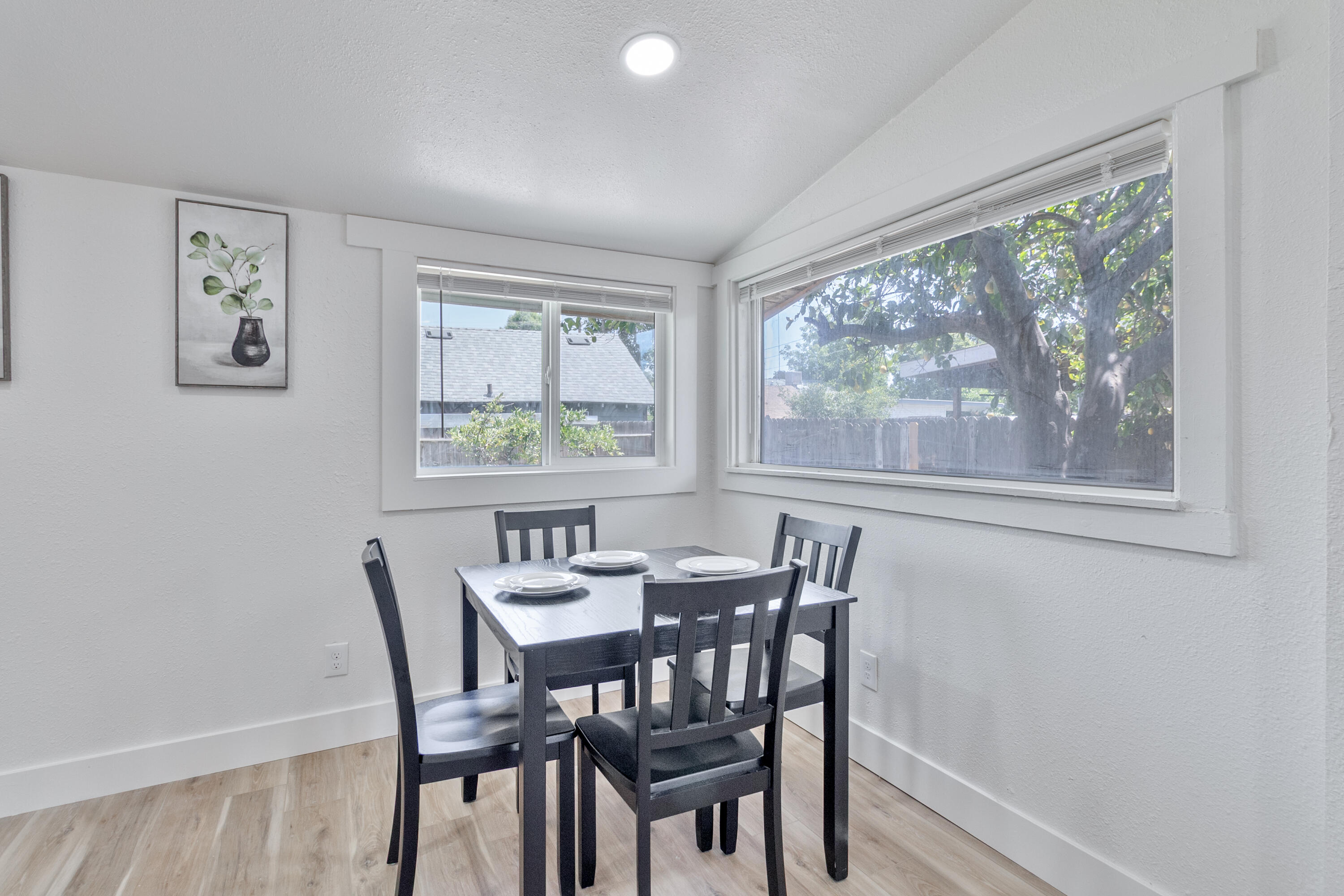 706 S Encina St, Visalia, CA 93277