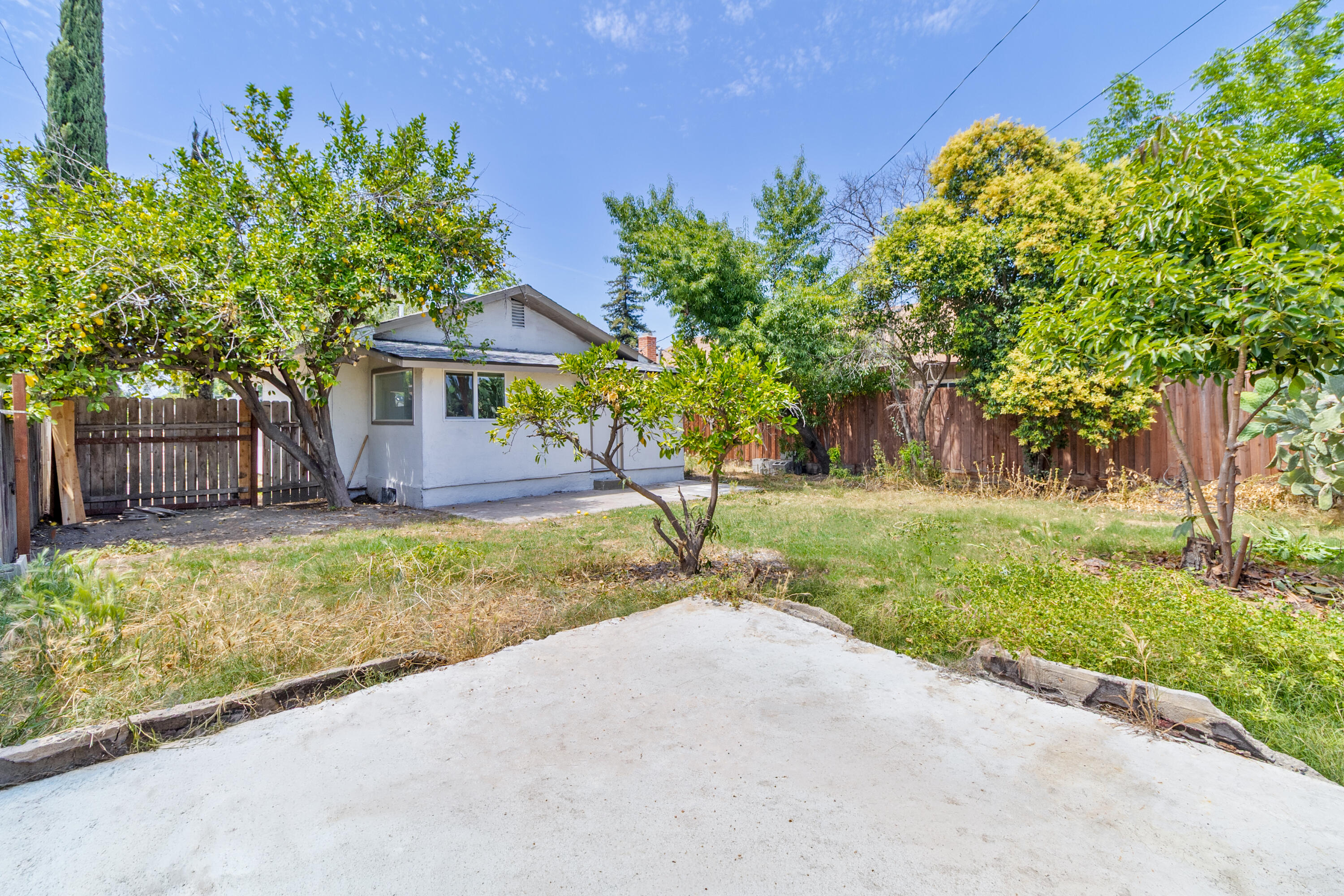 706 S Encina St, Visalia, CA 93277