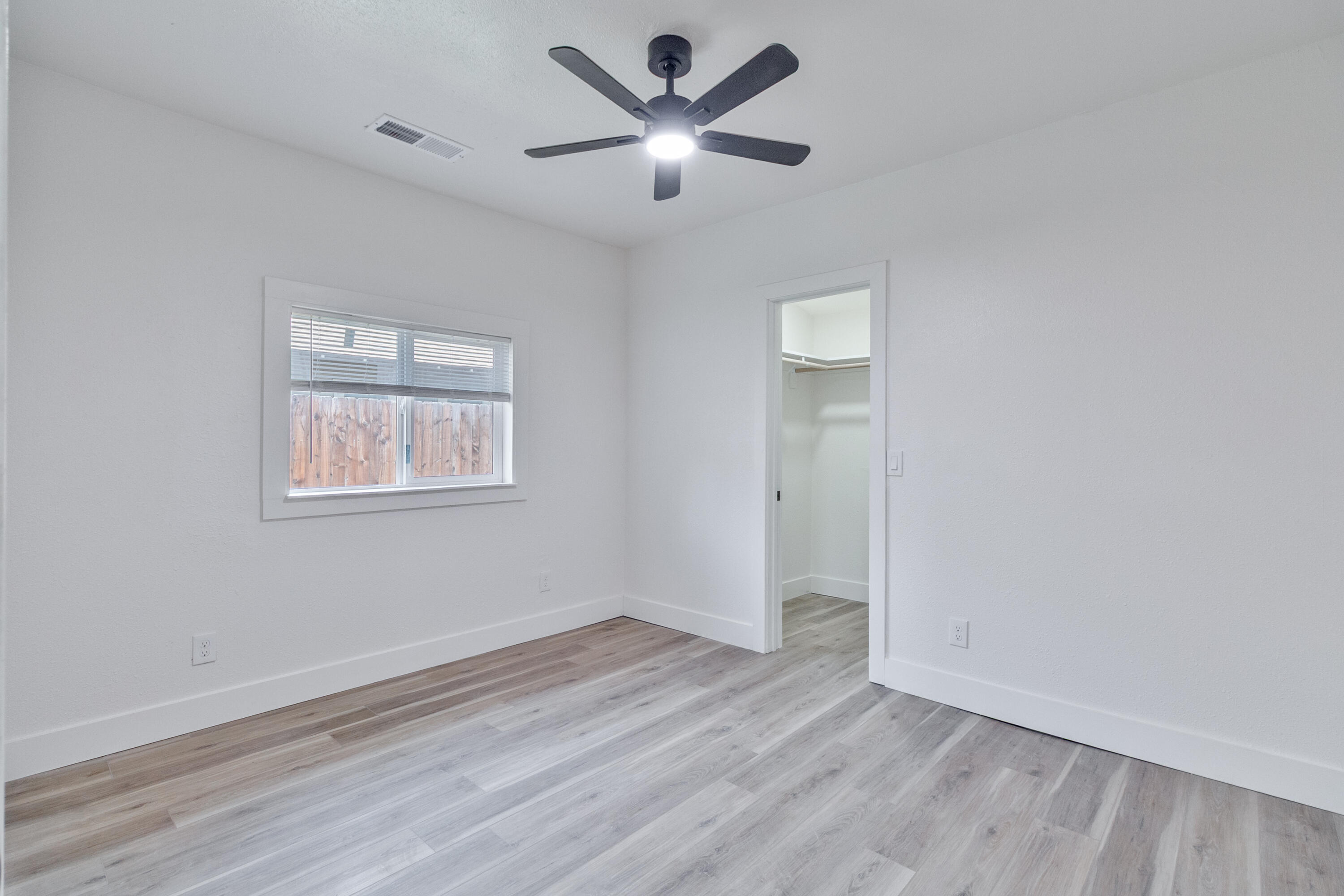 706 S Encina St, Visalia, CA 93277