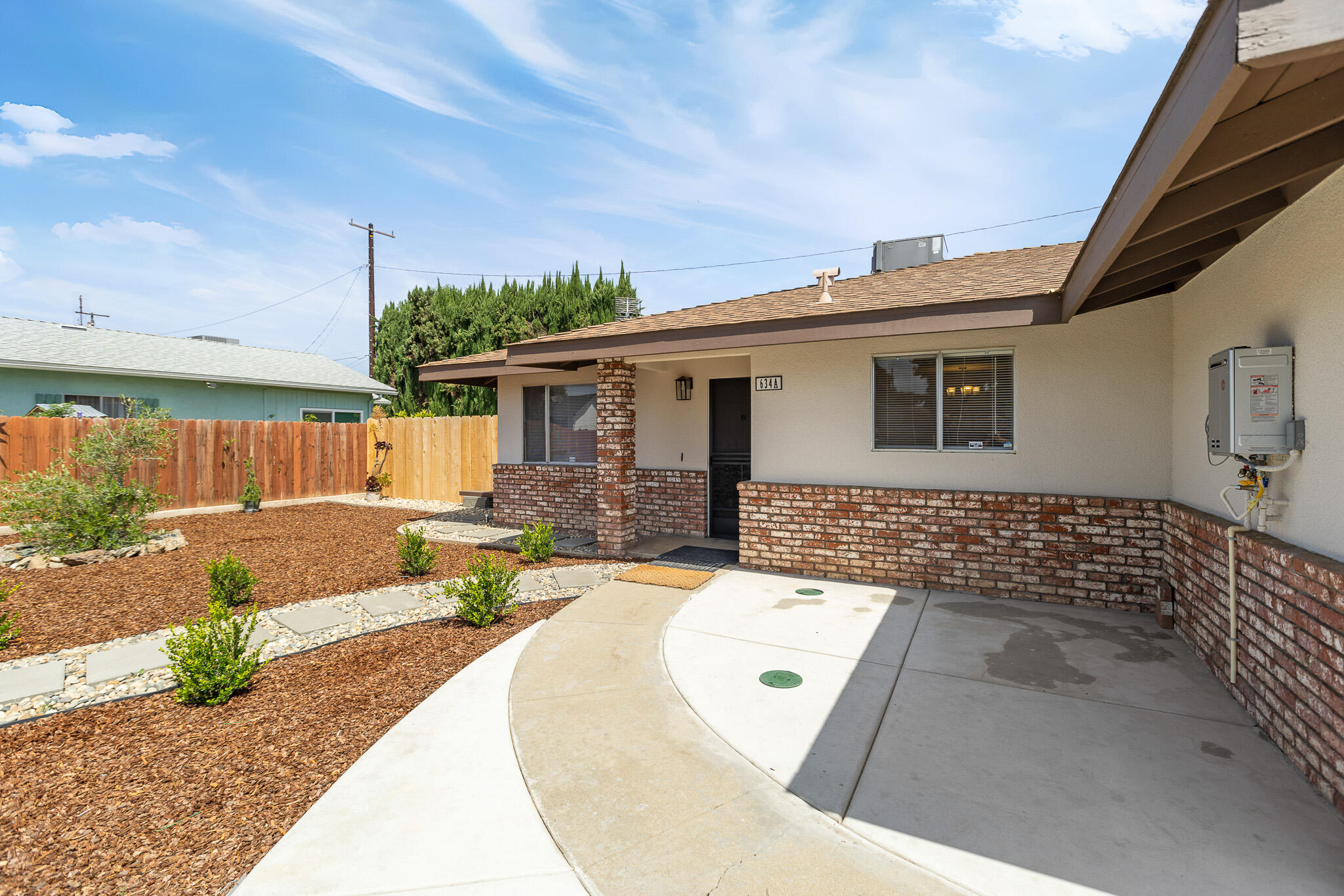 634 W Theta Ave, Porterville, CA 93257