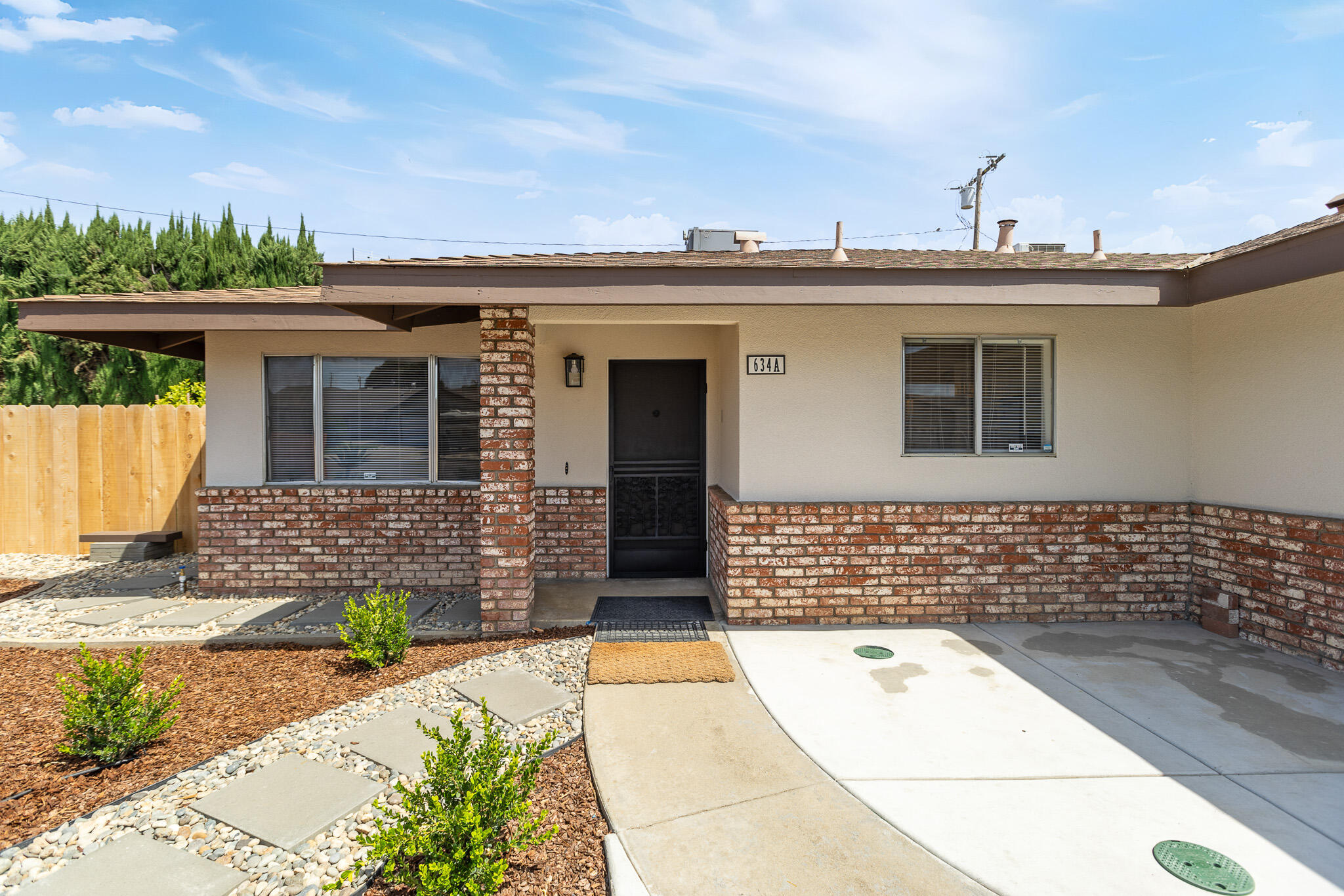 634 W Theta Ave, Porterville, CA 93257