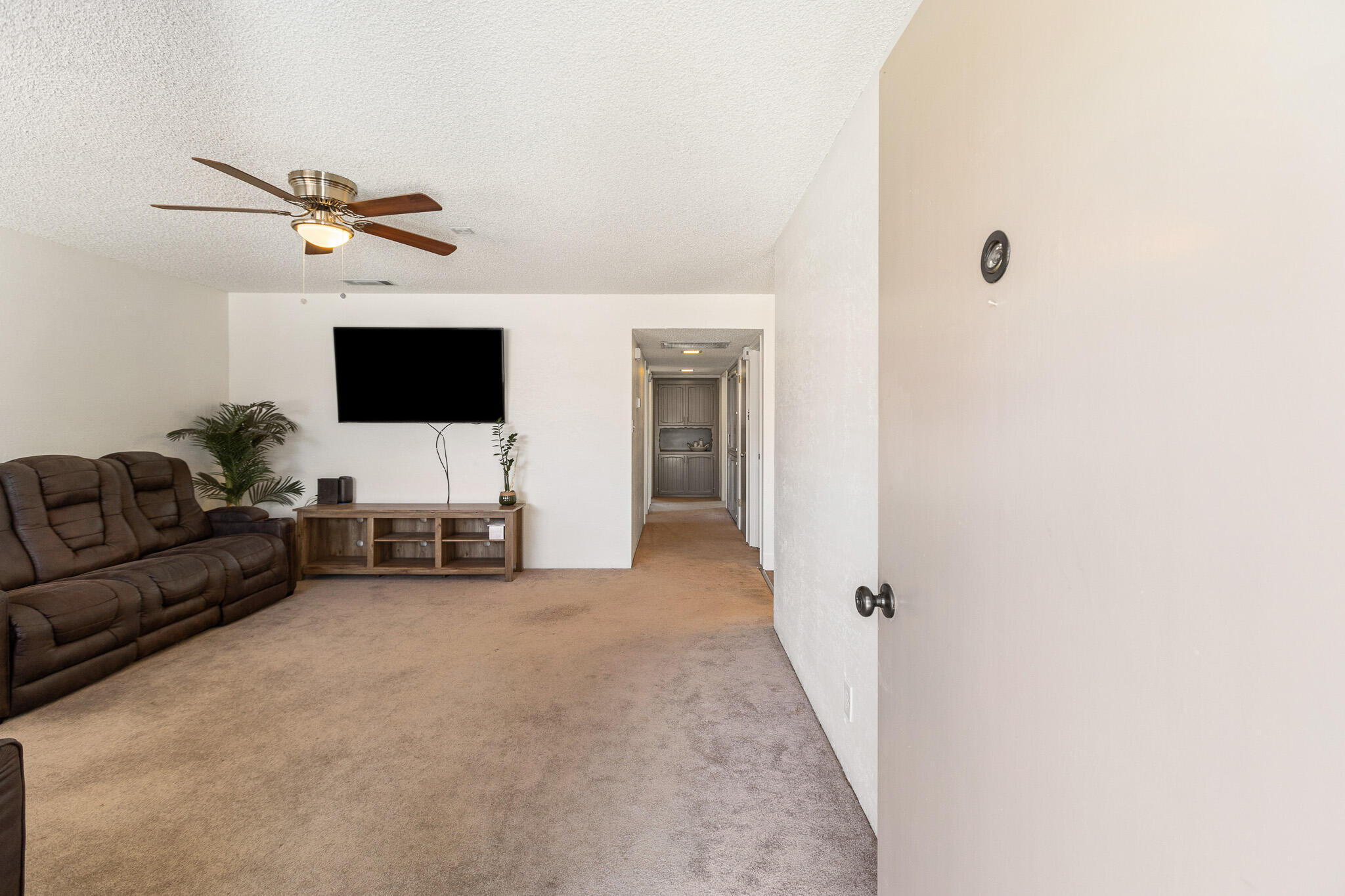 634 W Theta Ave, Porterville, CA 93257